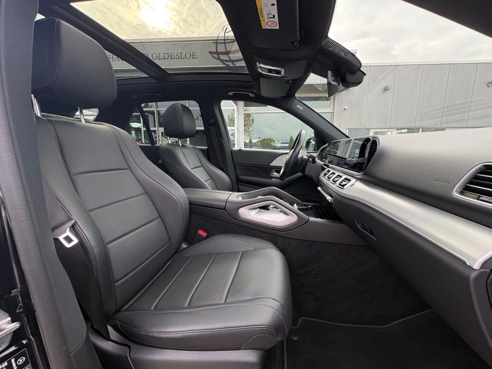 Mercedes-Benz GLE 300d +AMG Line – fotka 13