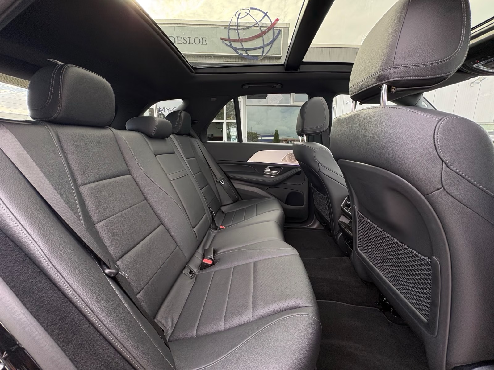 Mercedes-Benz GLE 300d +AMG Line – fotka 15
