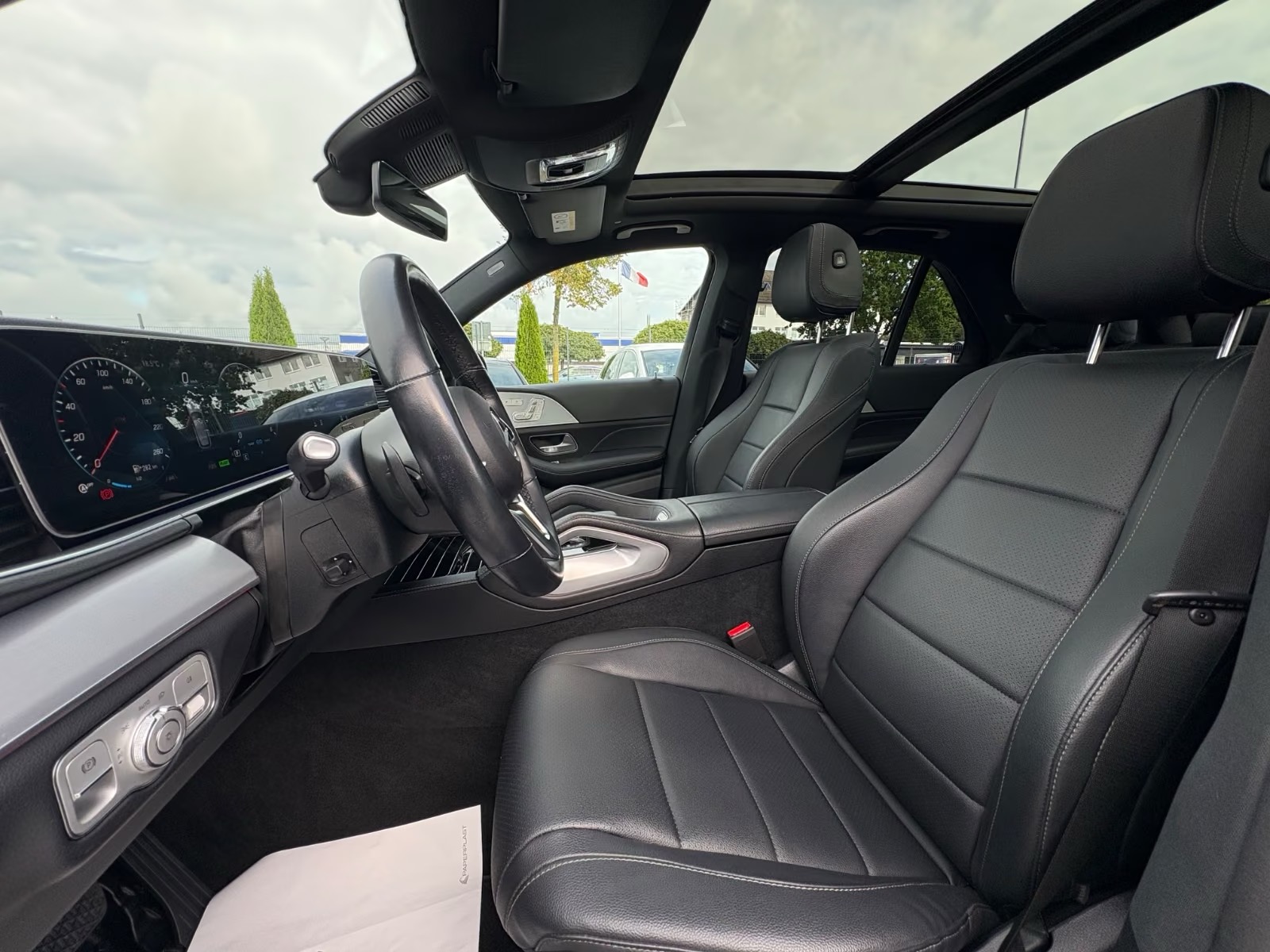 Mercedes-Benz GLE 300d +AMG Line – fotka 16