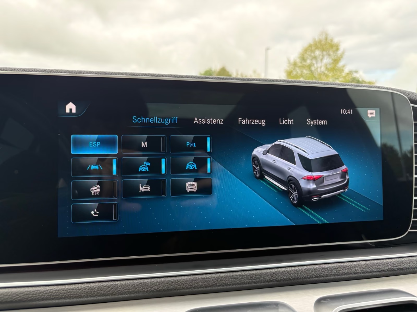 Mercedes-Benz GLE 300d +AMG Line – fotka 18
