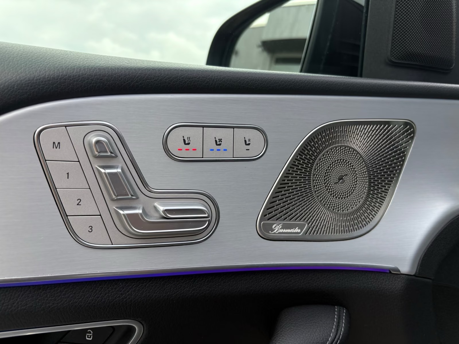 Mercedes-Benz GLE 300d +AMG Line – fotka 21