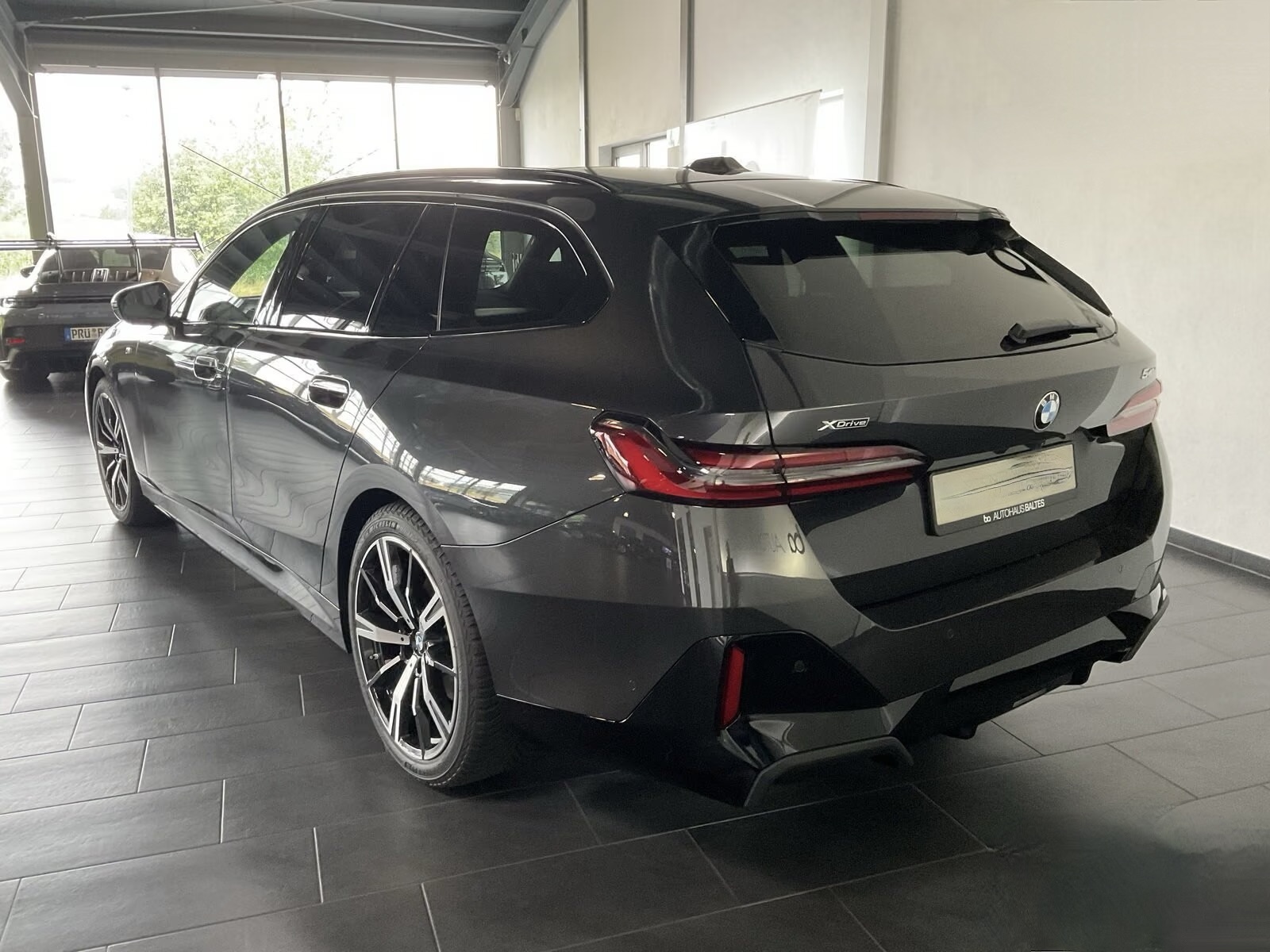 BMW 540d xDrive Touring M Sport – fotka 4