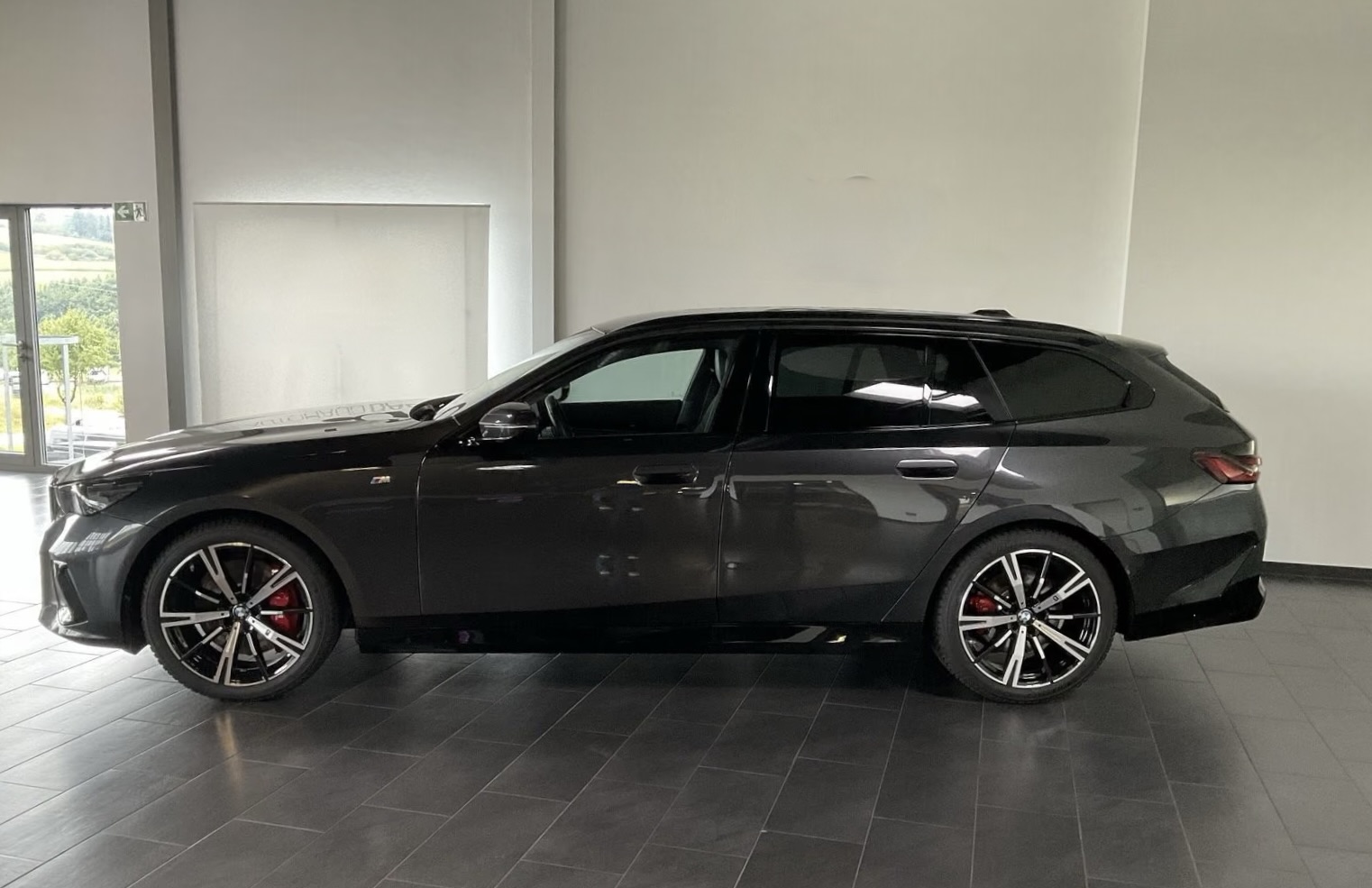 BMW 540d xDrive Touring M Sport – fotka 5