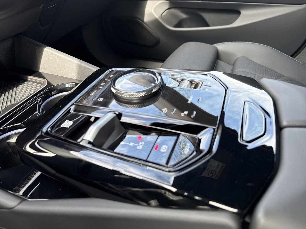 BMW 540d xDrive Touring M SPORT – fotka 8