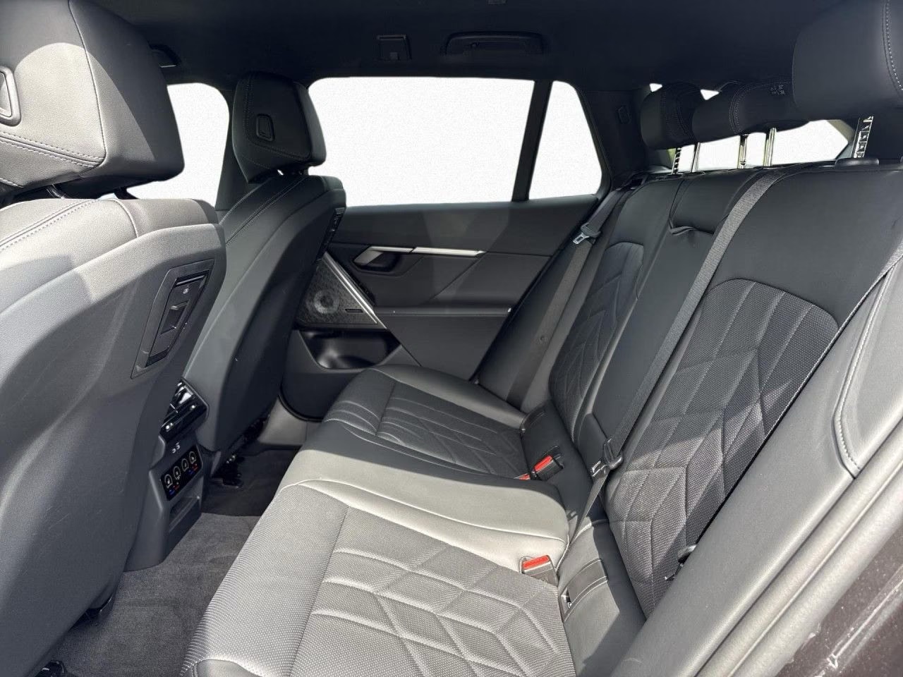 BMW 540d xDrive Touring M SPORT – fotka 11