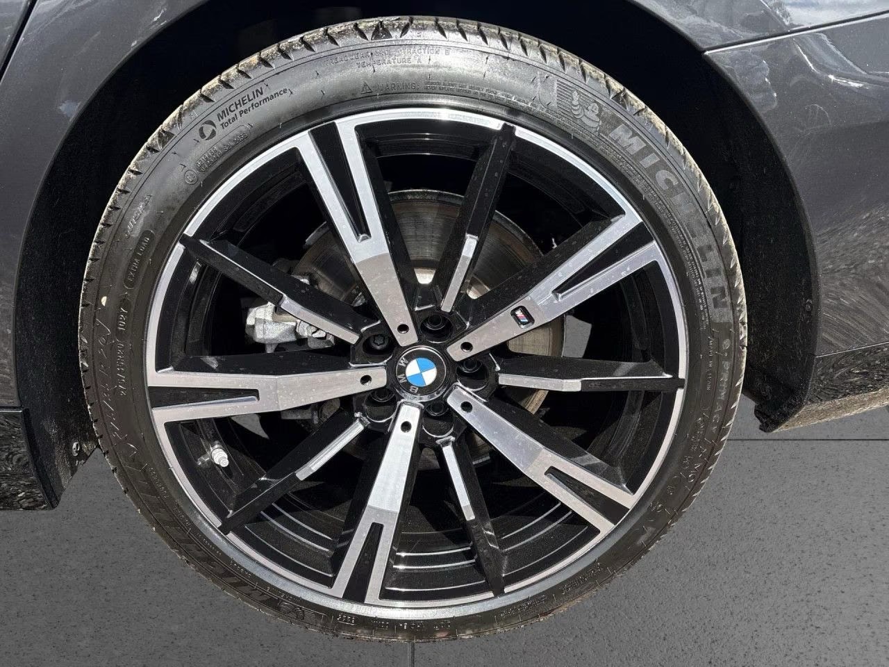 BMW 540d xDrive Touring M SPORT – fotka 12