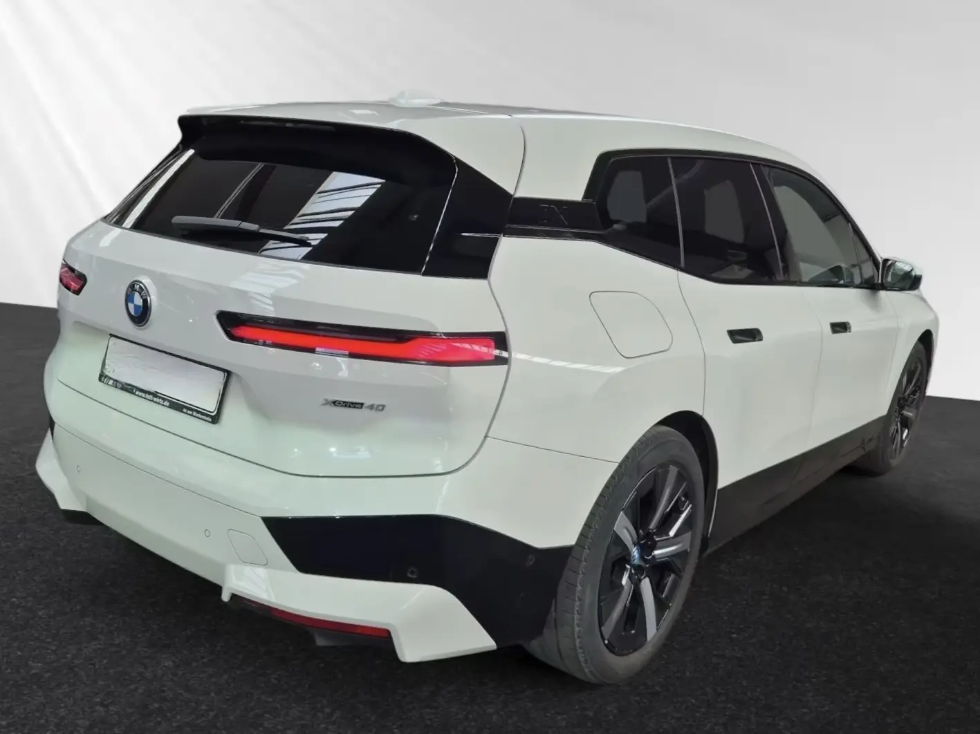 BMW iX xDrive40 Sportpaket – fotka 3