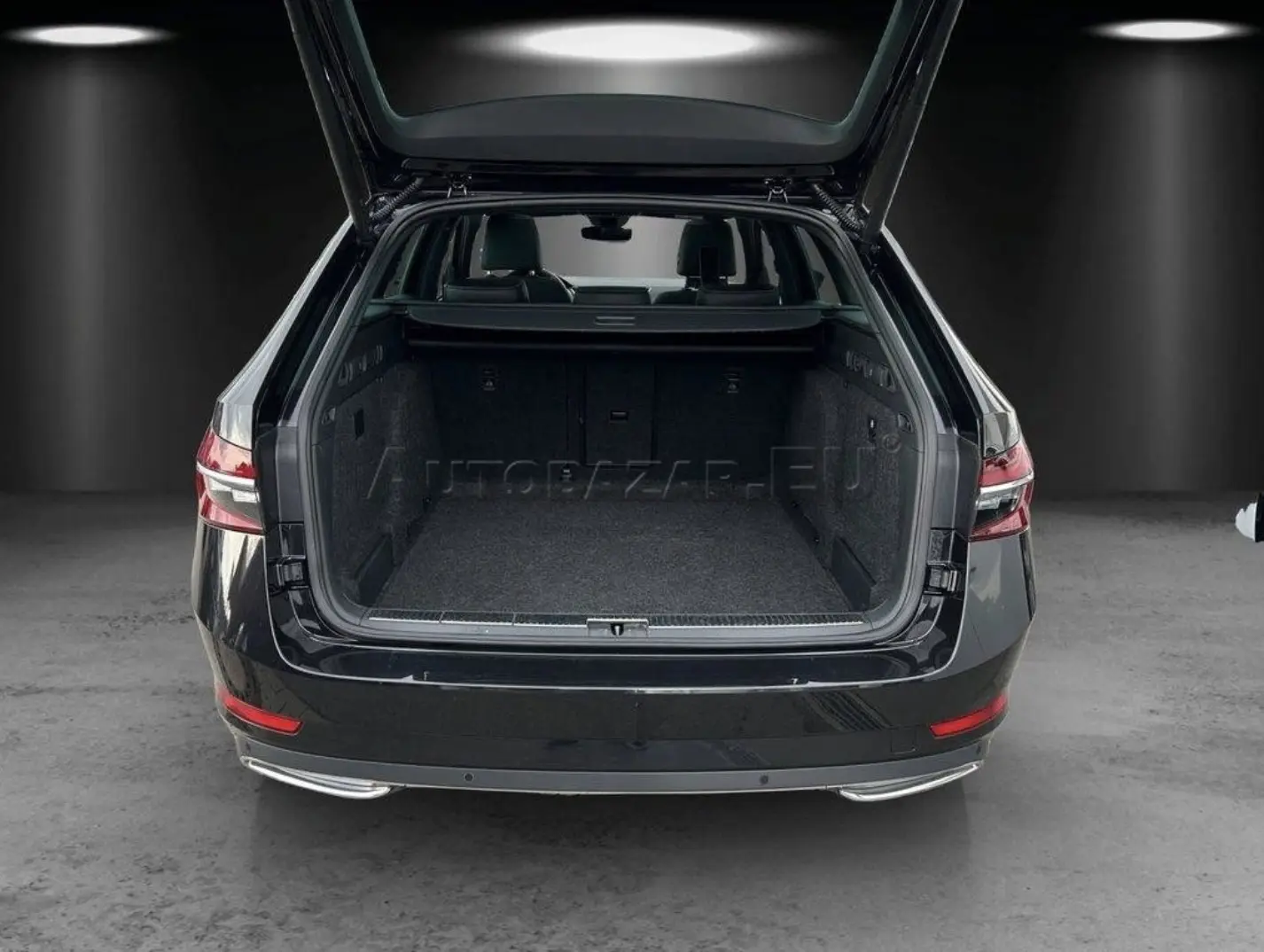 Škoda Superb Combi 2.0 TDI SCR L&K DSG – fotka 2