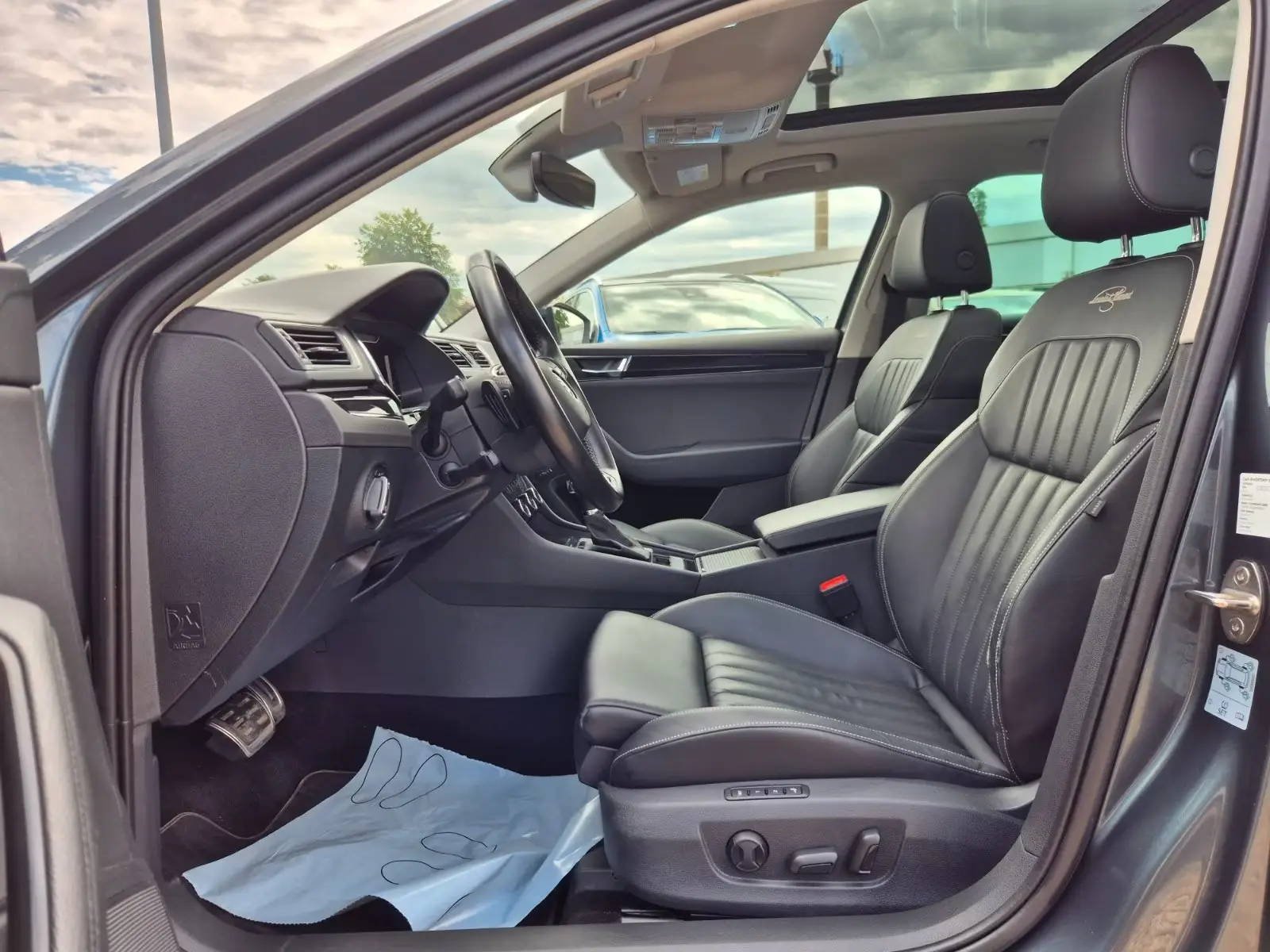 Skoda Superb Combi L&K 2,0 TDI 147KW – fotka 18