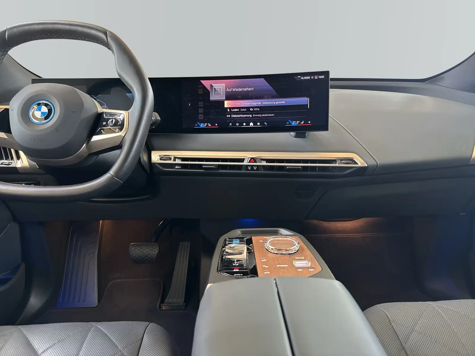 BMW iX xDrive40 Sportpaket – fotka 8