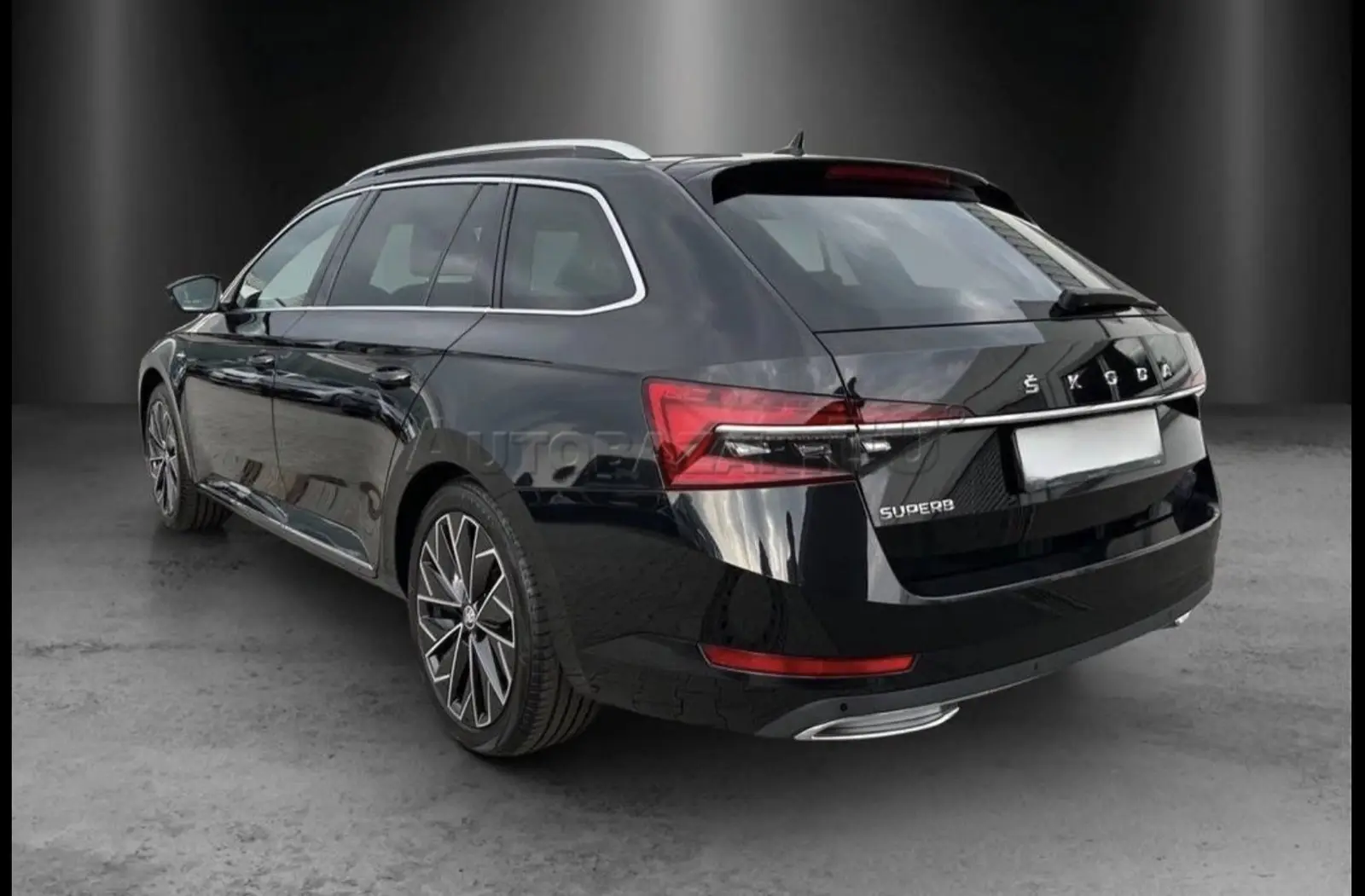 Škoda Superb Combi 2.0 TDI SCR L&K DSG – fotka 8