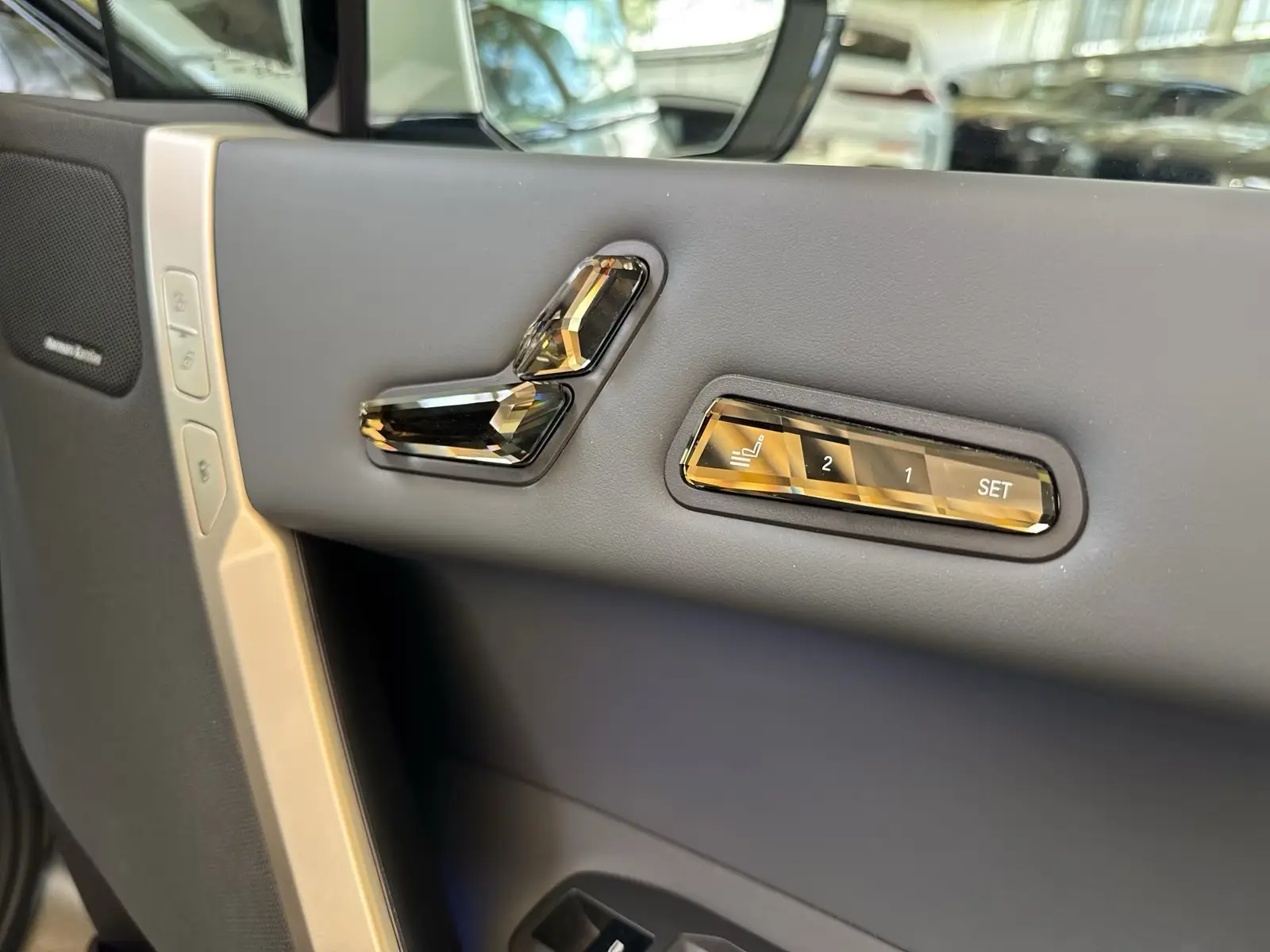 BMW iX xDrive40 Sportpaket – fotka 17