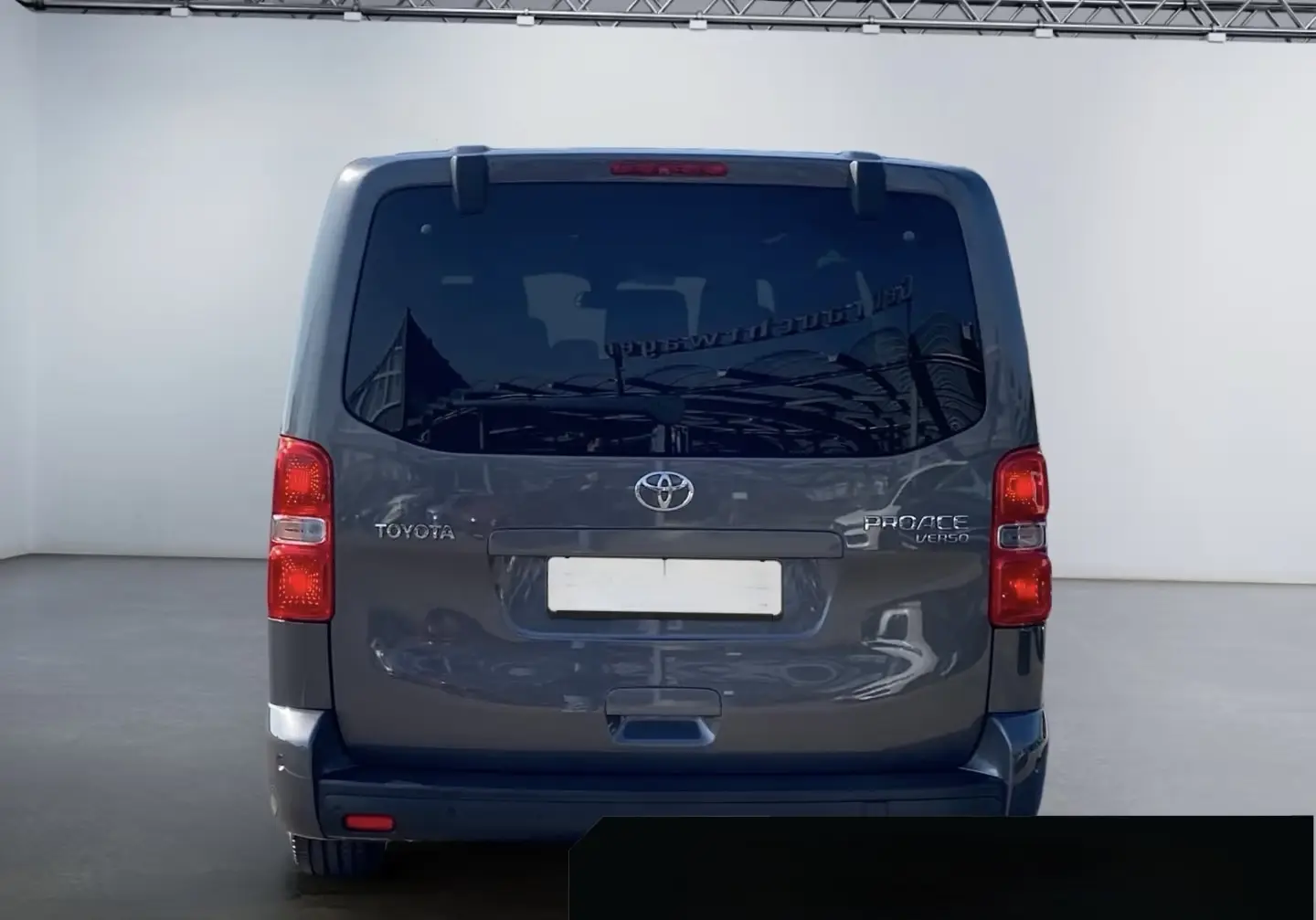 Toyota Proace 2,0l-D L2 Verso Executive *Black Edition* – fotka 5