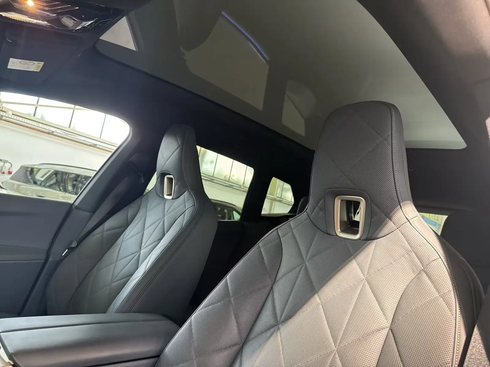 BMW iX xDrive40 Sportpaket – fotka 19