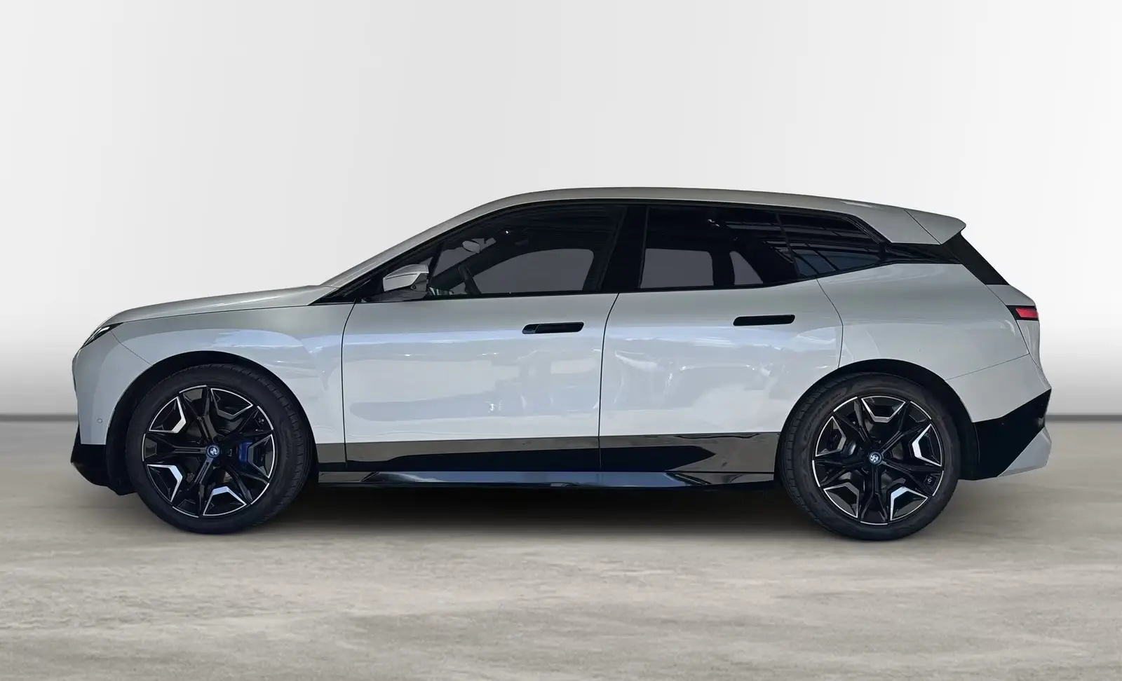 BMW iX xDrive40 Sportpaket – fotka 3