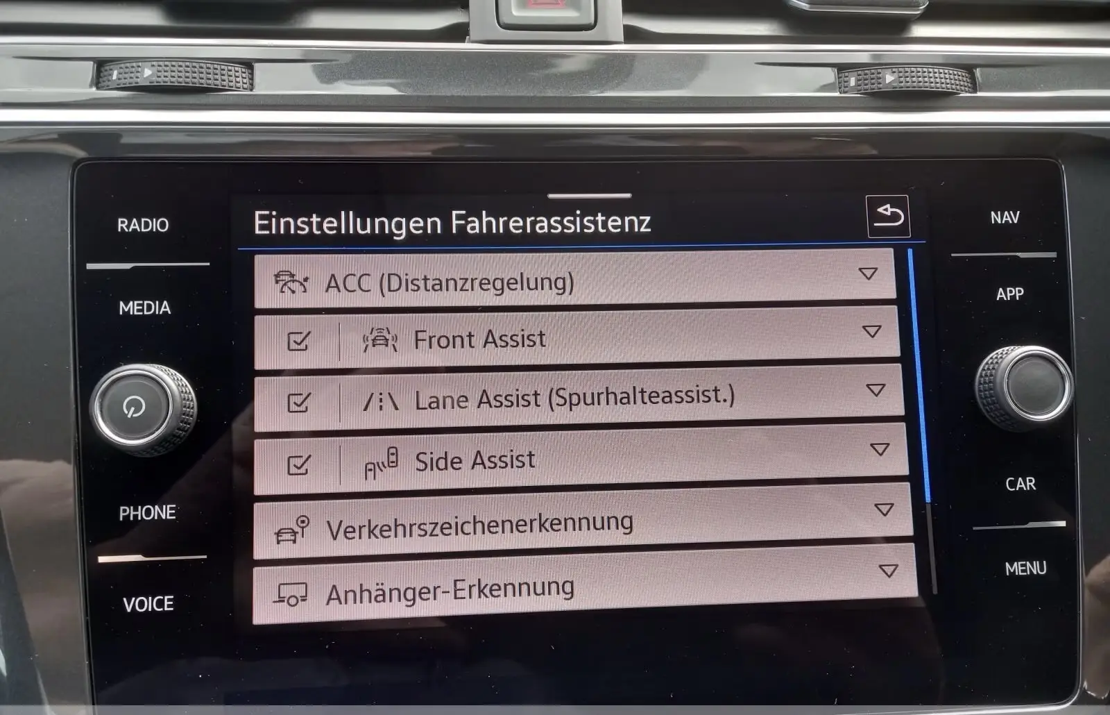 Volkswagen Tiguan 1.5 TSI DSG Elegance MatrixLED – fotka 15