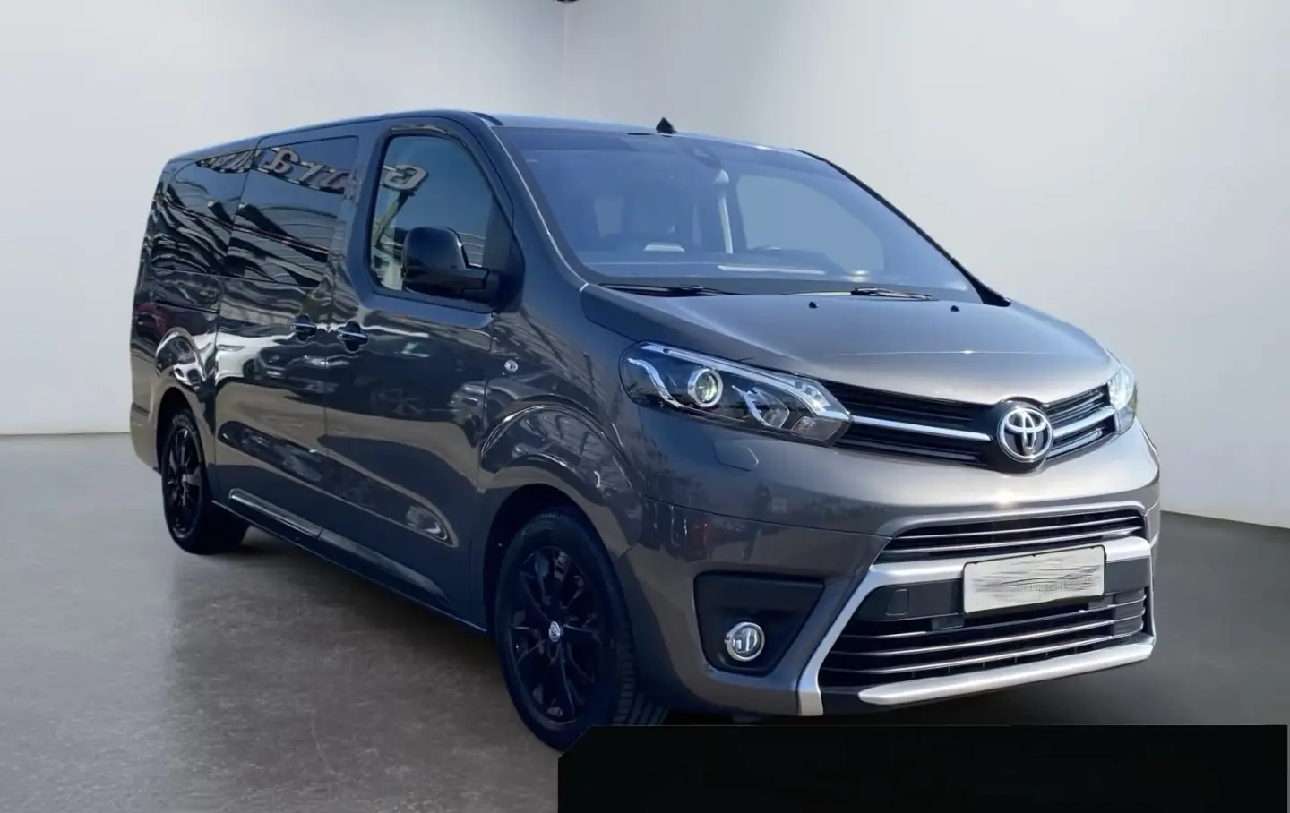 Toyota Proace 2,0l-D L2 Verso Executive *Black Edition* – fotka 3