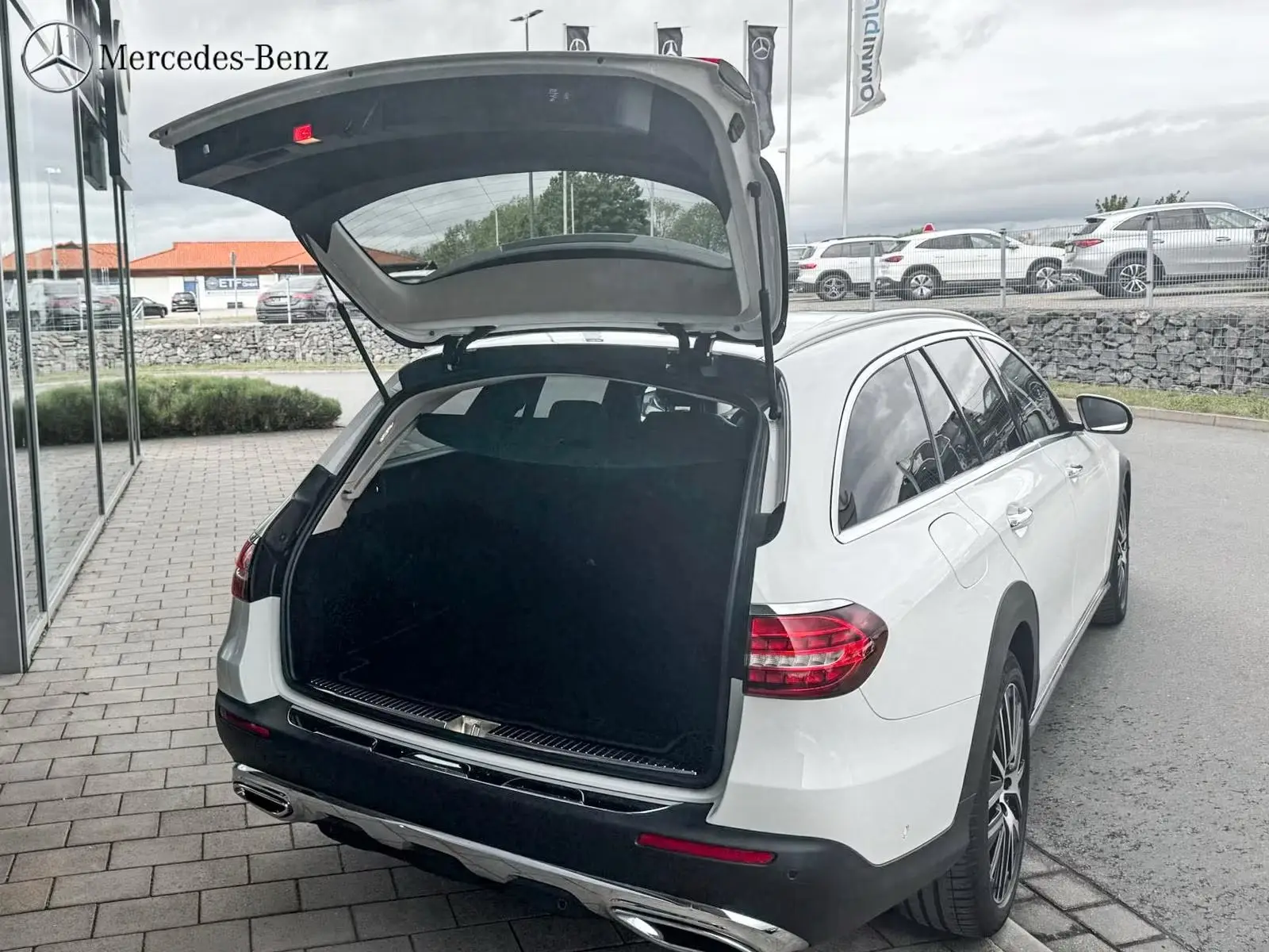 Mercedes-Benz E 220 d 4M Tl All-Terrain  – fotka 6