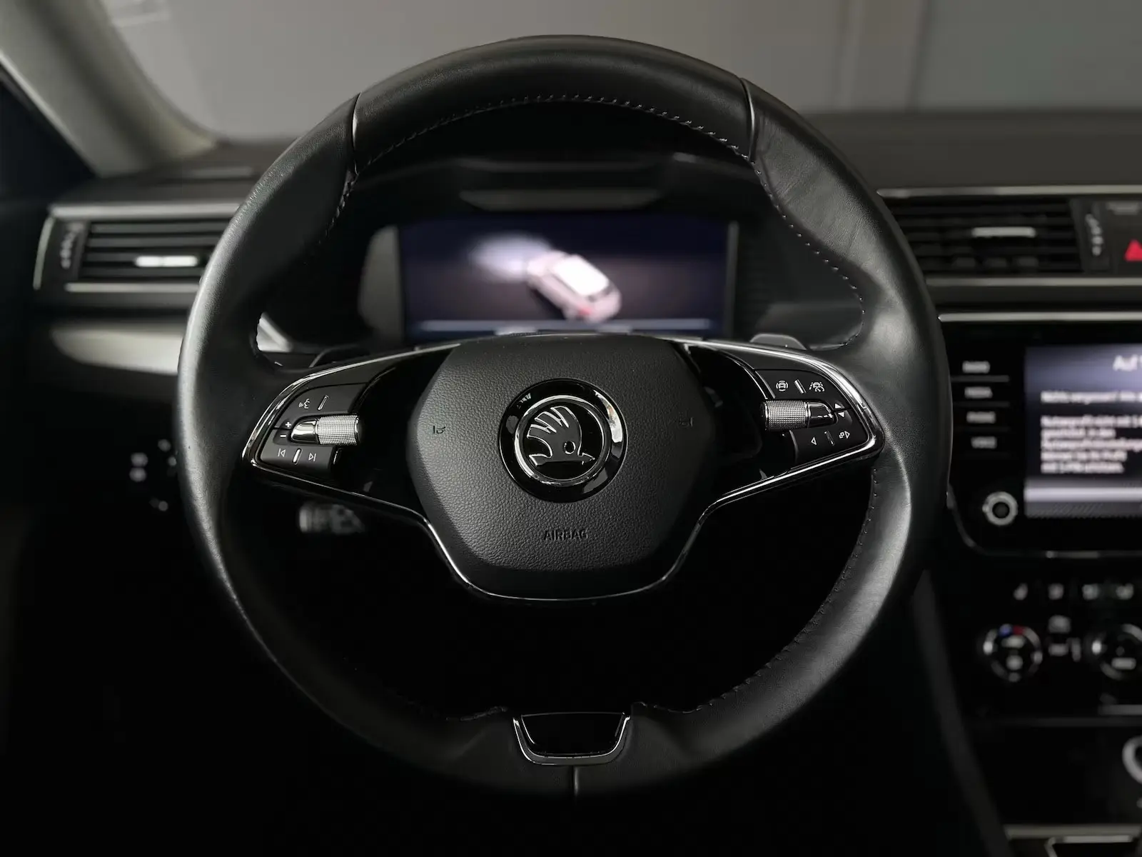 Skoda Superb 2.0 TDI Ambition*DSG* – fotka 10