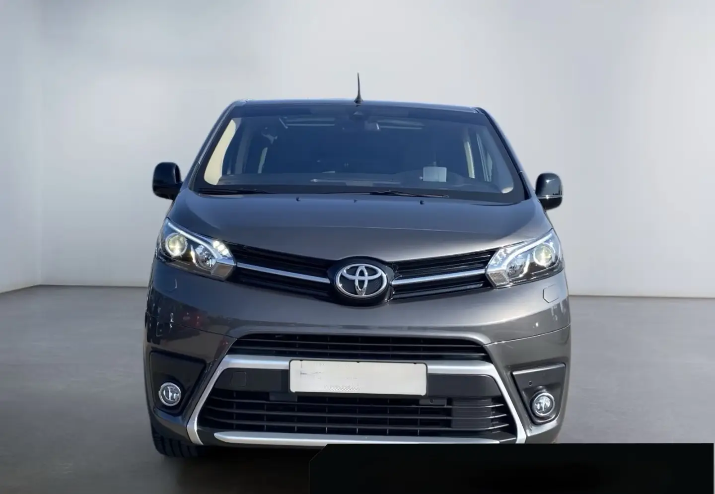 Toyota Proace 2,0l-D L2 Verso Executive *Black Edition* – fotka 2