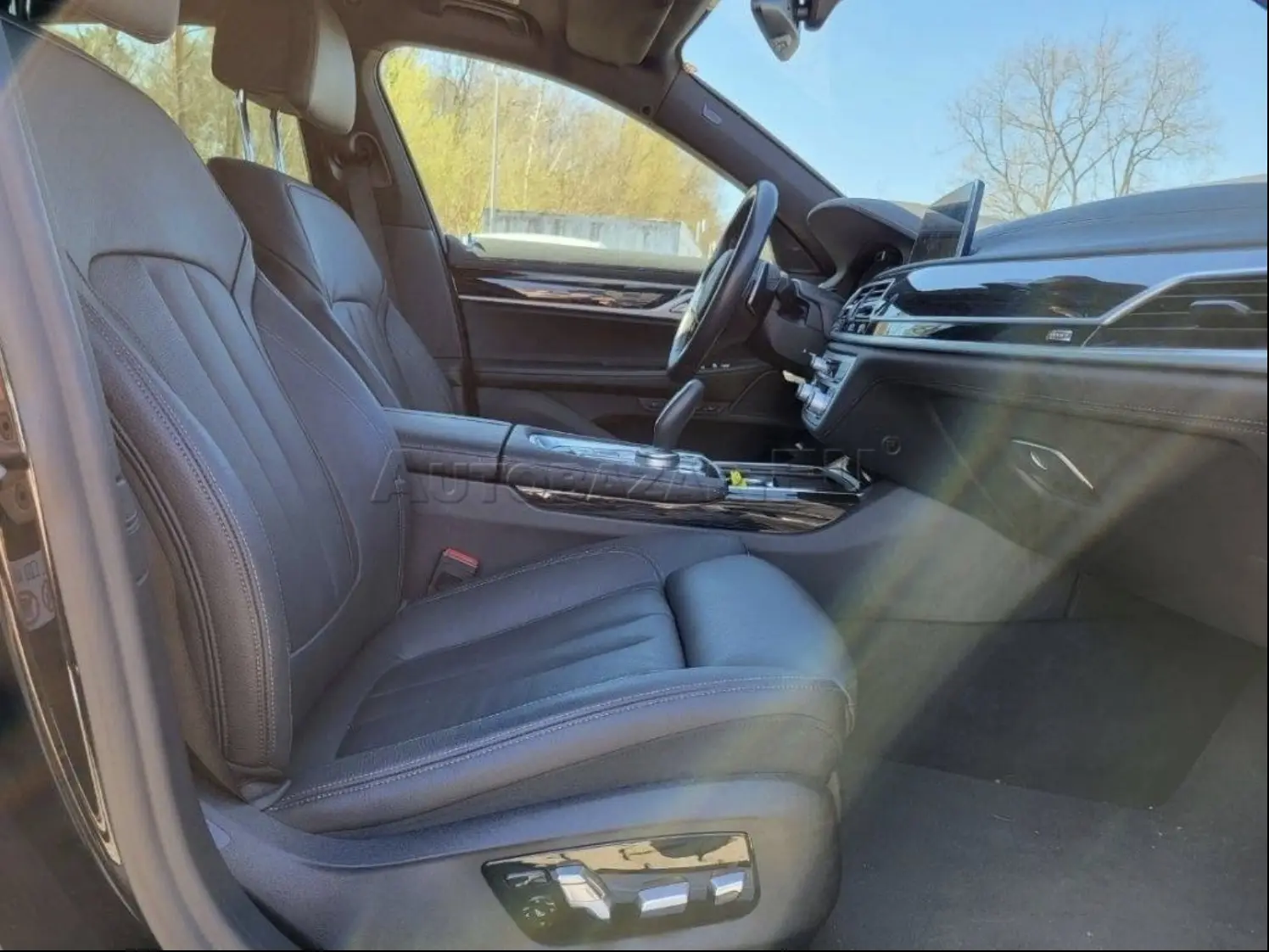 BMW Rad 7 730d mHEV xDrive A/T – fotka 3