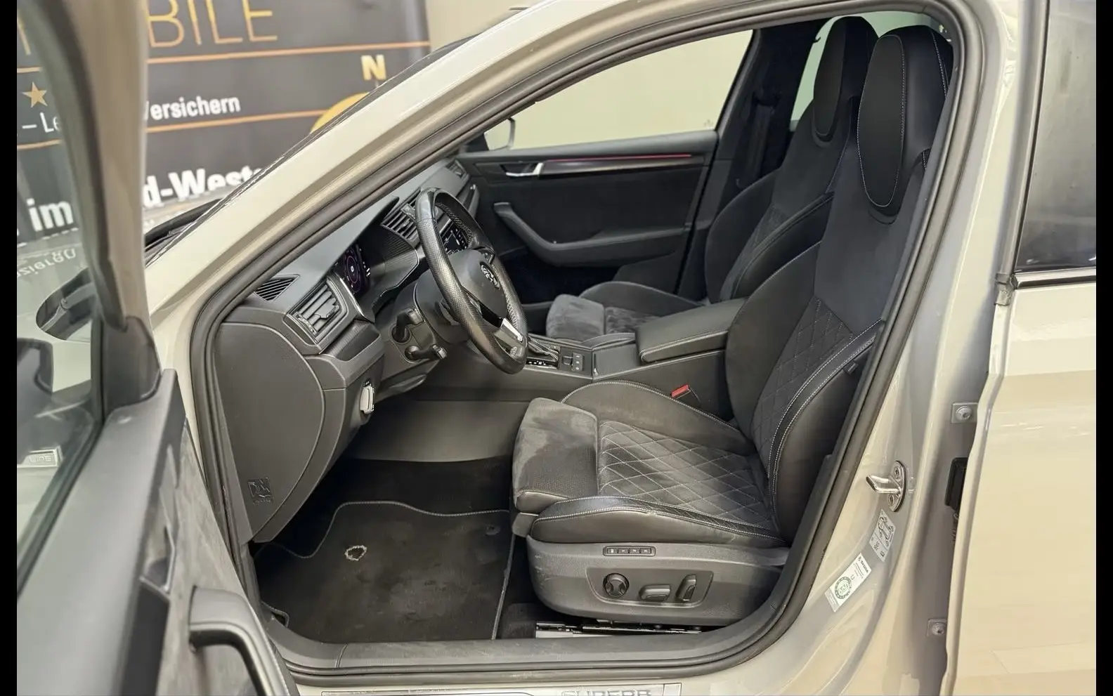 Skoda Superb Combi Sportline 2.0 TDI DSG – fotka 13