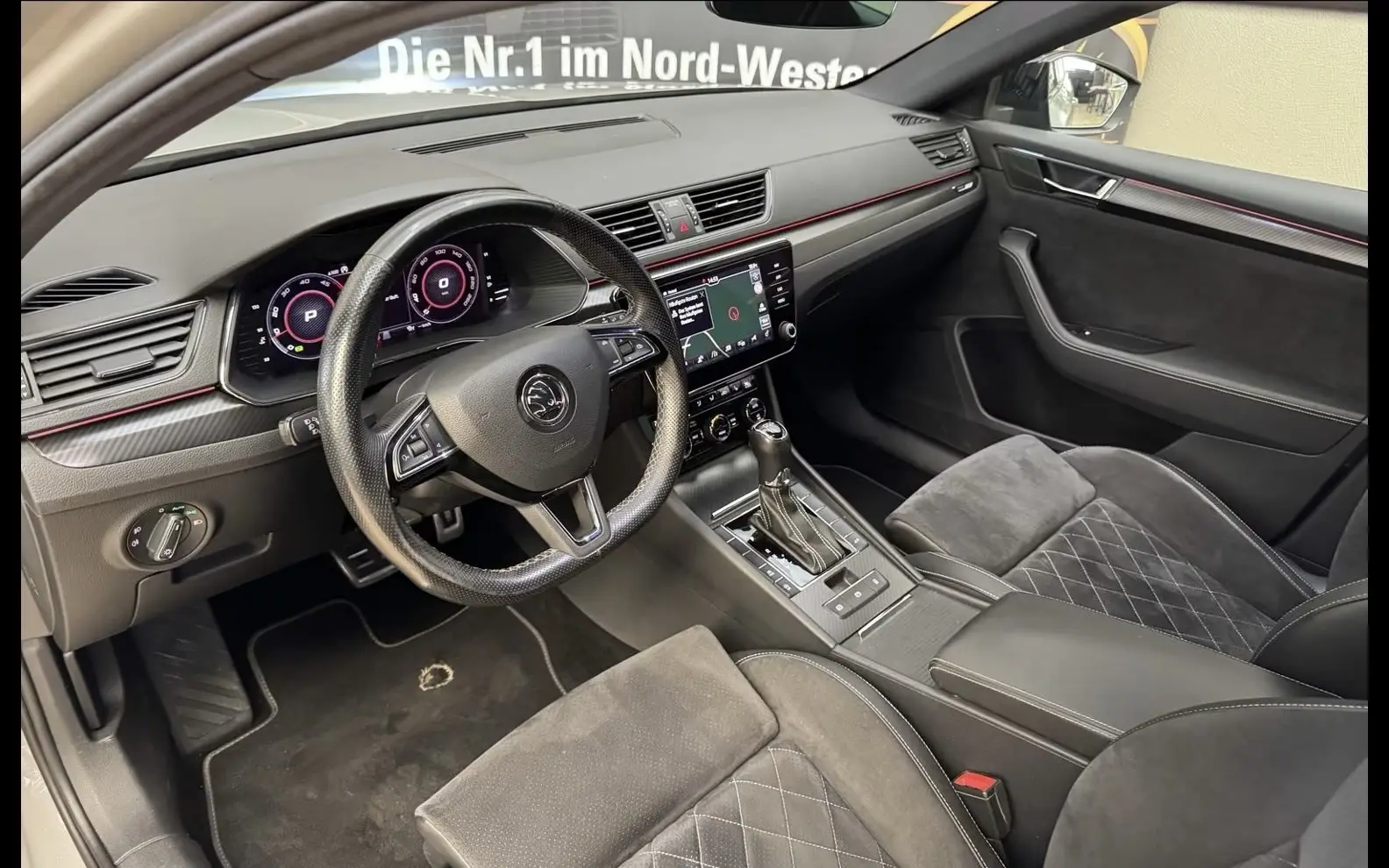Skoda Superb Combi Sportline 2.0 TDI DSG – fotka 11