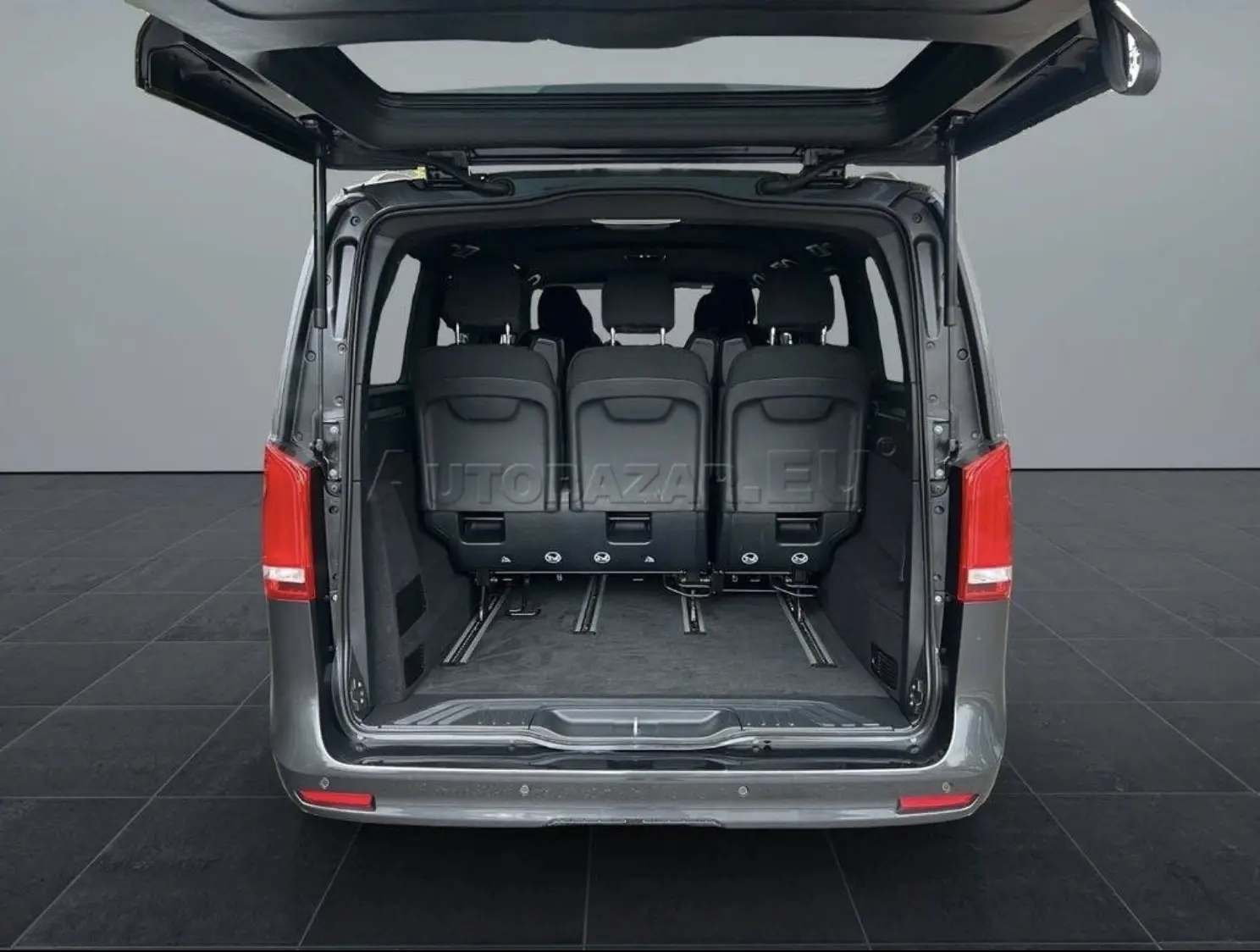 Mercedes-Benz V trieda V300 d lang A/T 4MATIC – fotka 2