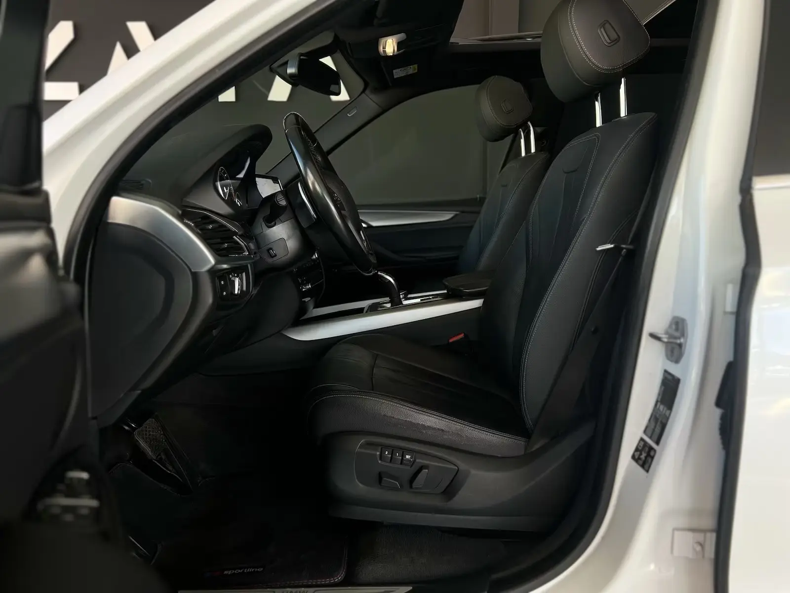BMW X5 xDrive 30d*7miestna verzia – fotka 8