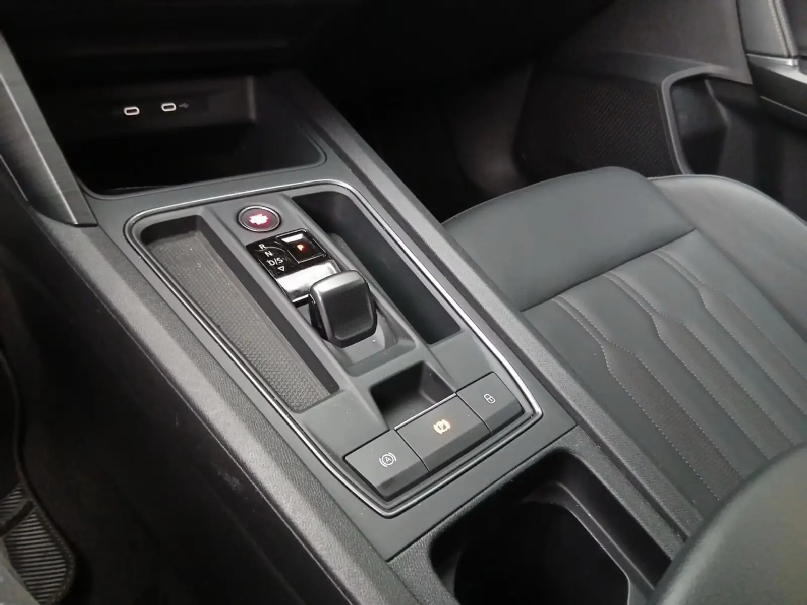 Cupra Formentor 1.4 e-Hybrid DSG *PANO*360 – fotka 19