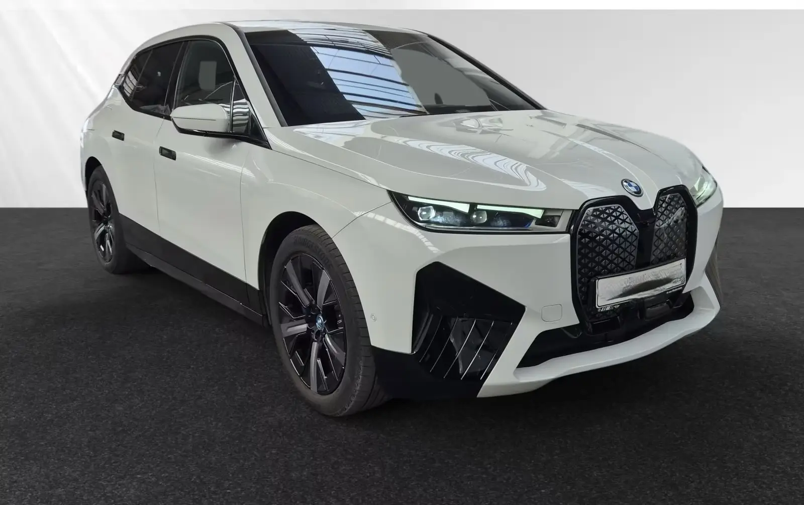 BMW iX xDrive40 Sportpaket – fotka 1