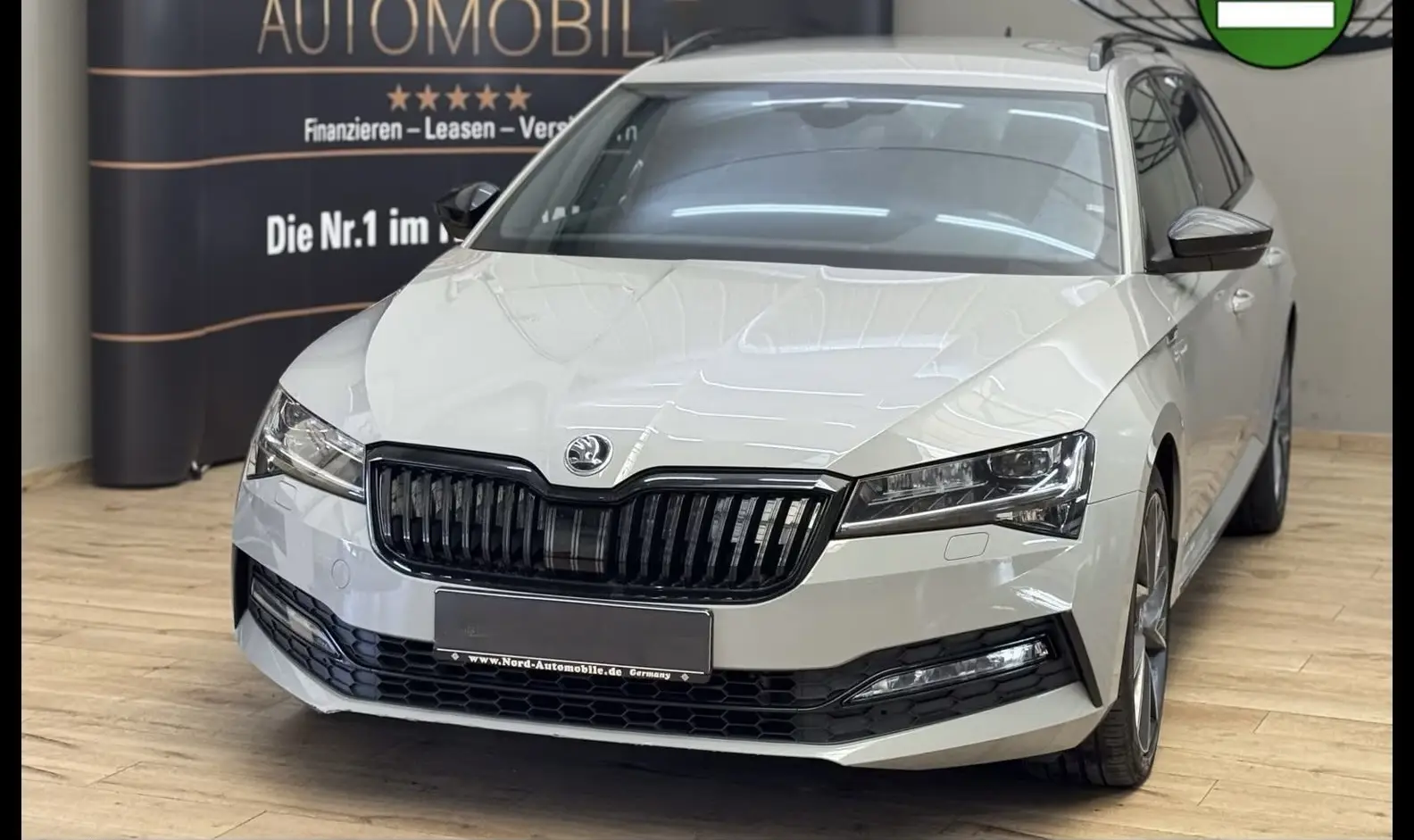 Skoda Superb Combi Sportline 2.0 TDI DSG – fotka 8