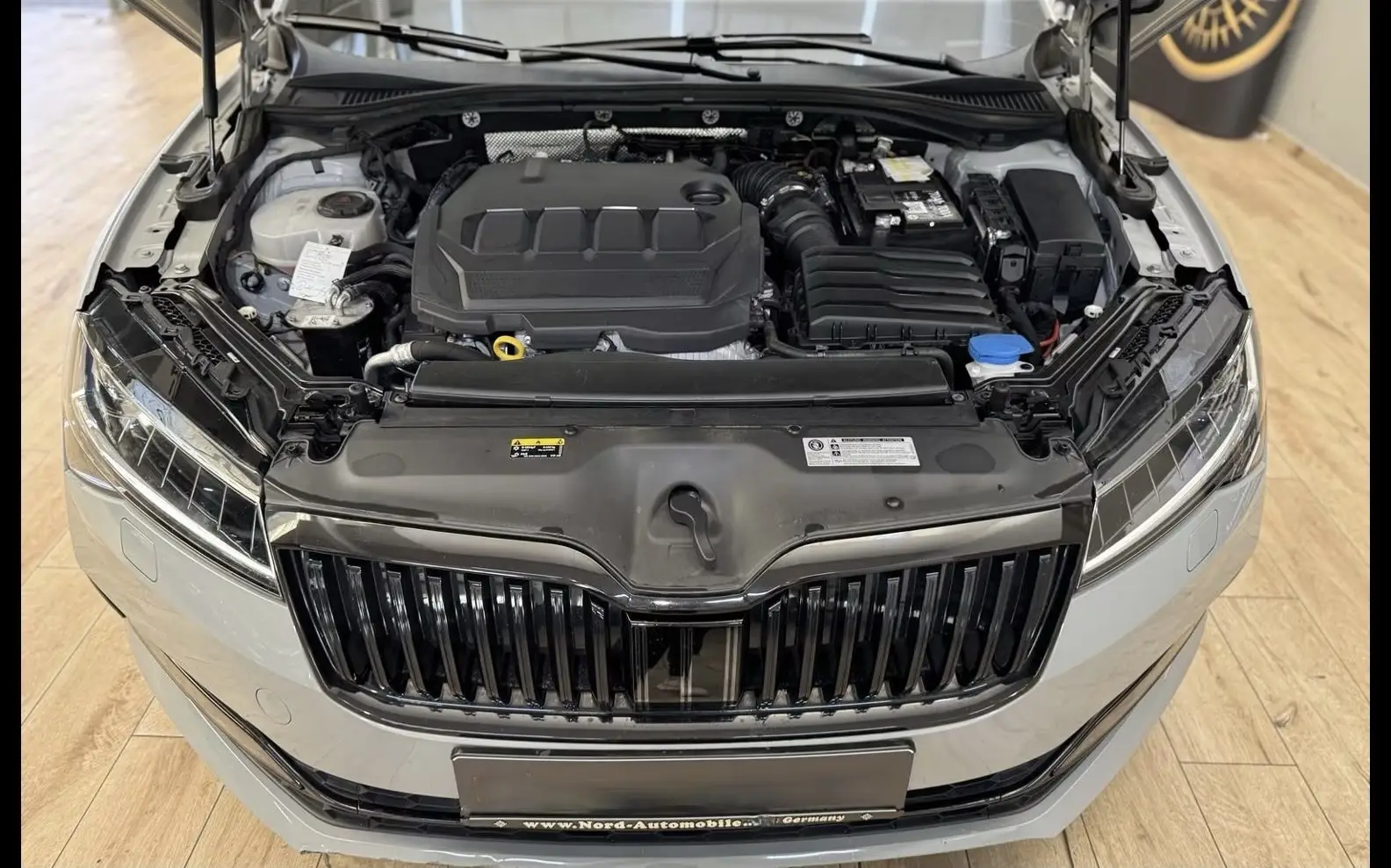 Skoda Superb Combi Sportline 2.0 TDI DSG – fotka 19