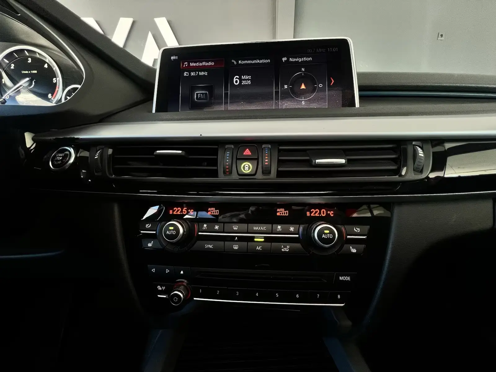 BMW X5 xDrive 30d*7miestna verzia – fotka 16