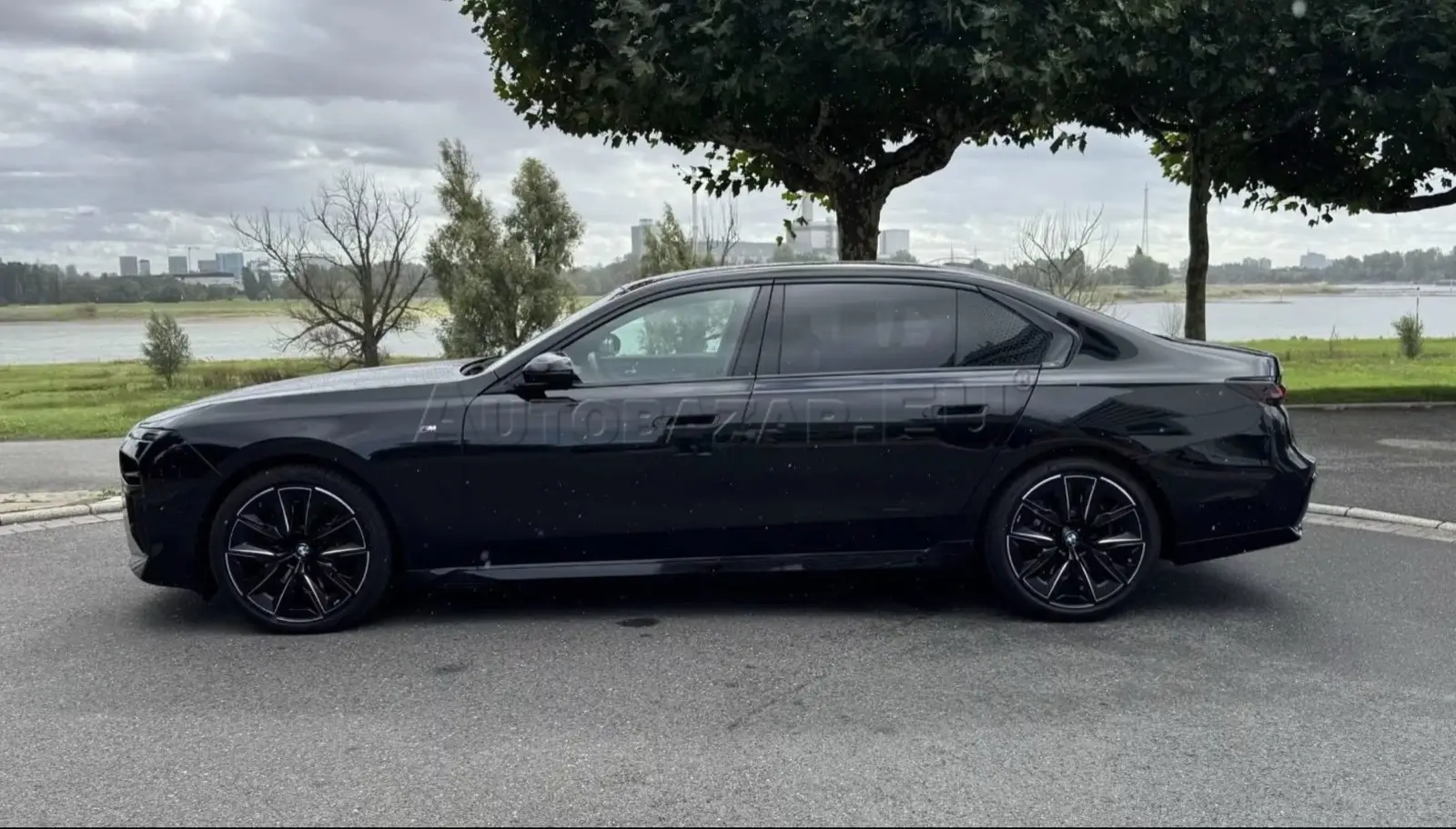 BMW Rad 7 740d mHEV xDrive A/T – fotka 8