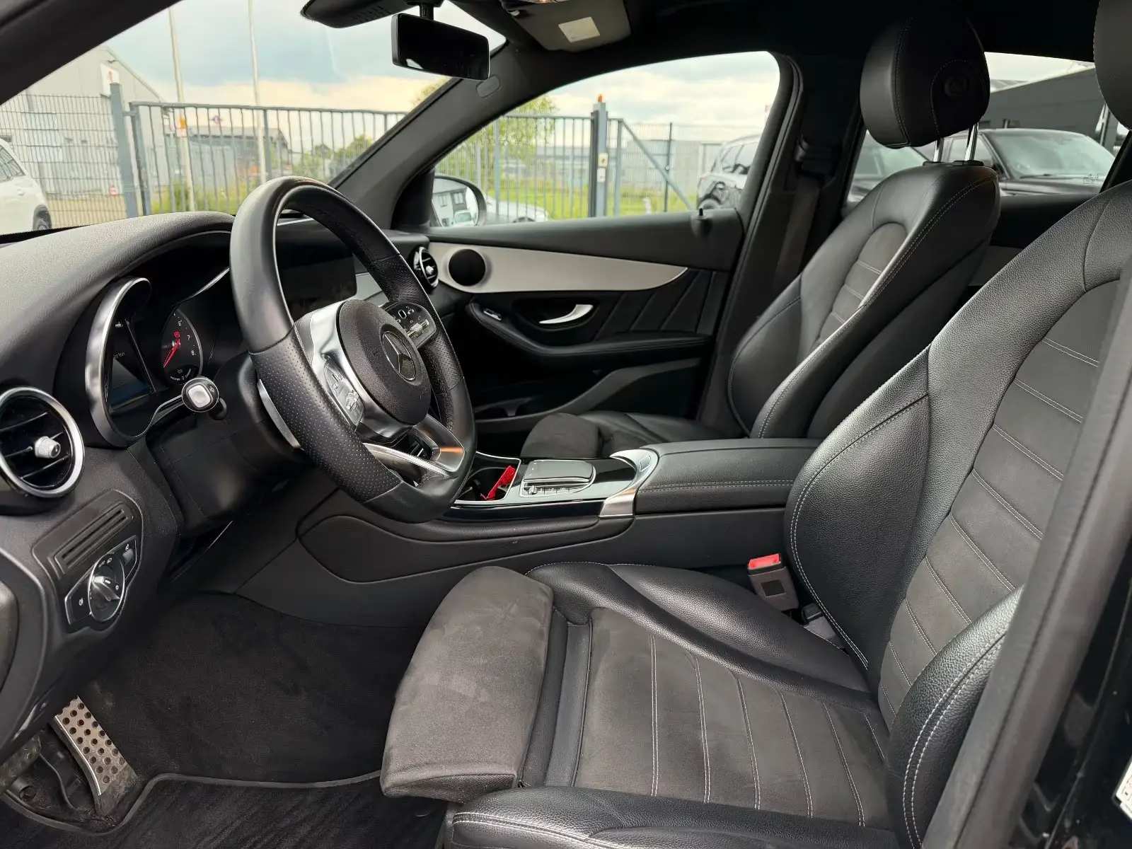 Mercedes-Benz GLC 300e Coupé AMG Line – fotka 8