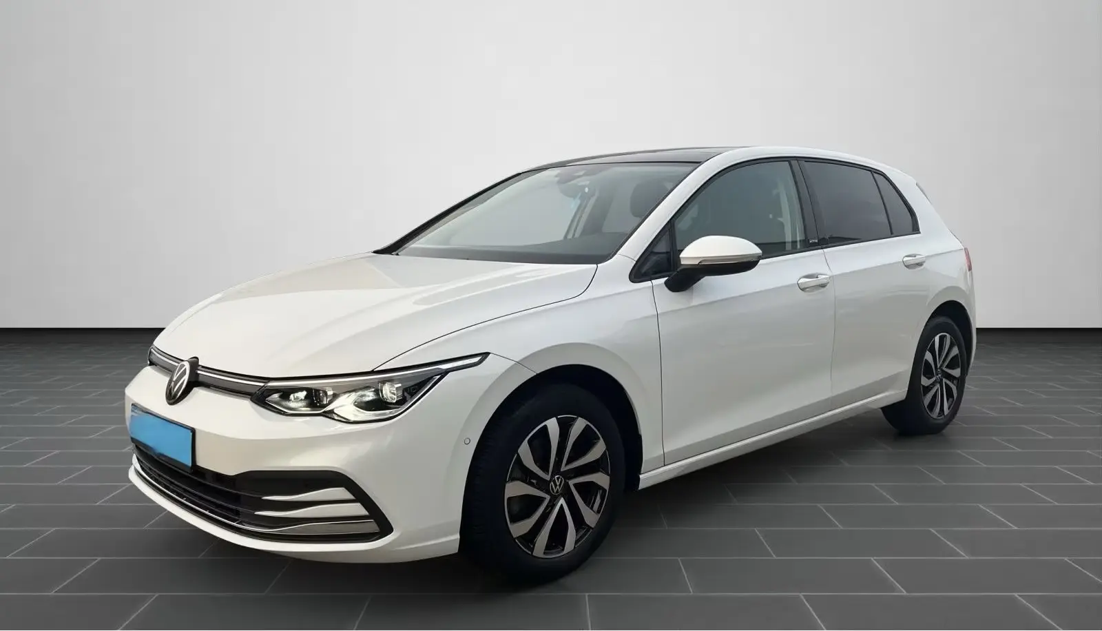 Volkswagen Golf VIII 1,5 TSI DSG – fotka 1
