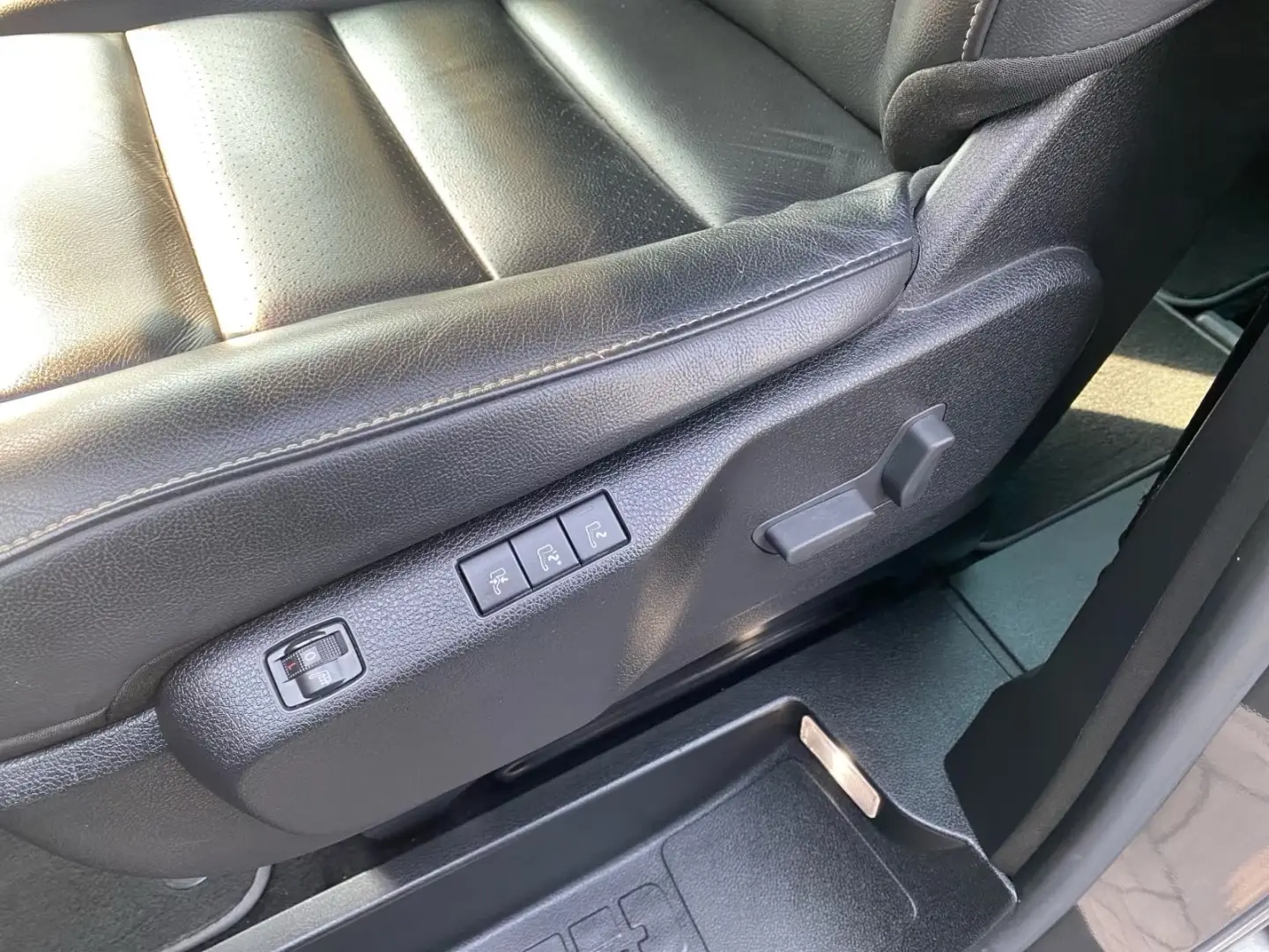 Toyota Proace 2,0l-D L2 Verso Executive *Black Edition* – fotka 17