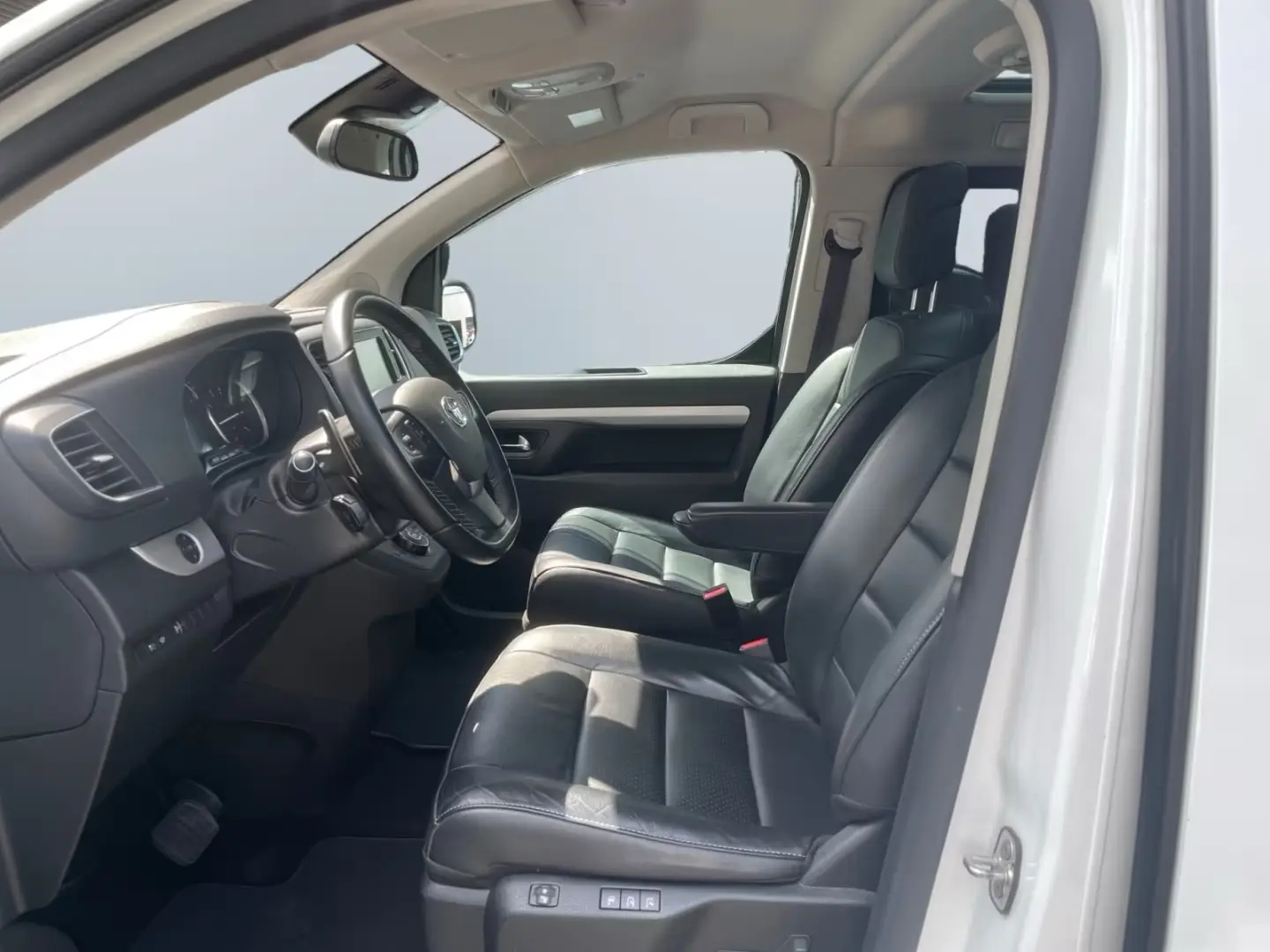 Toyota Proace 2.0 D-4D Verso L2 Executive – fotka 11