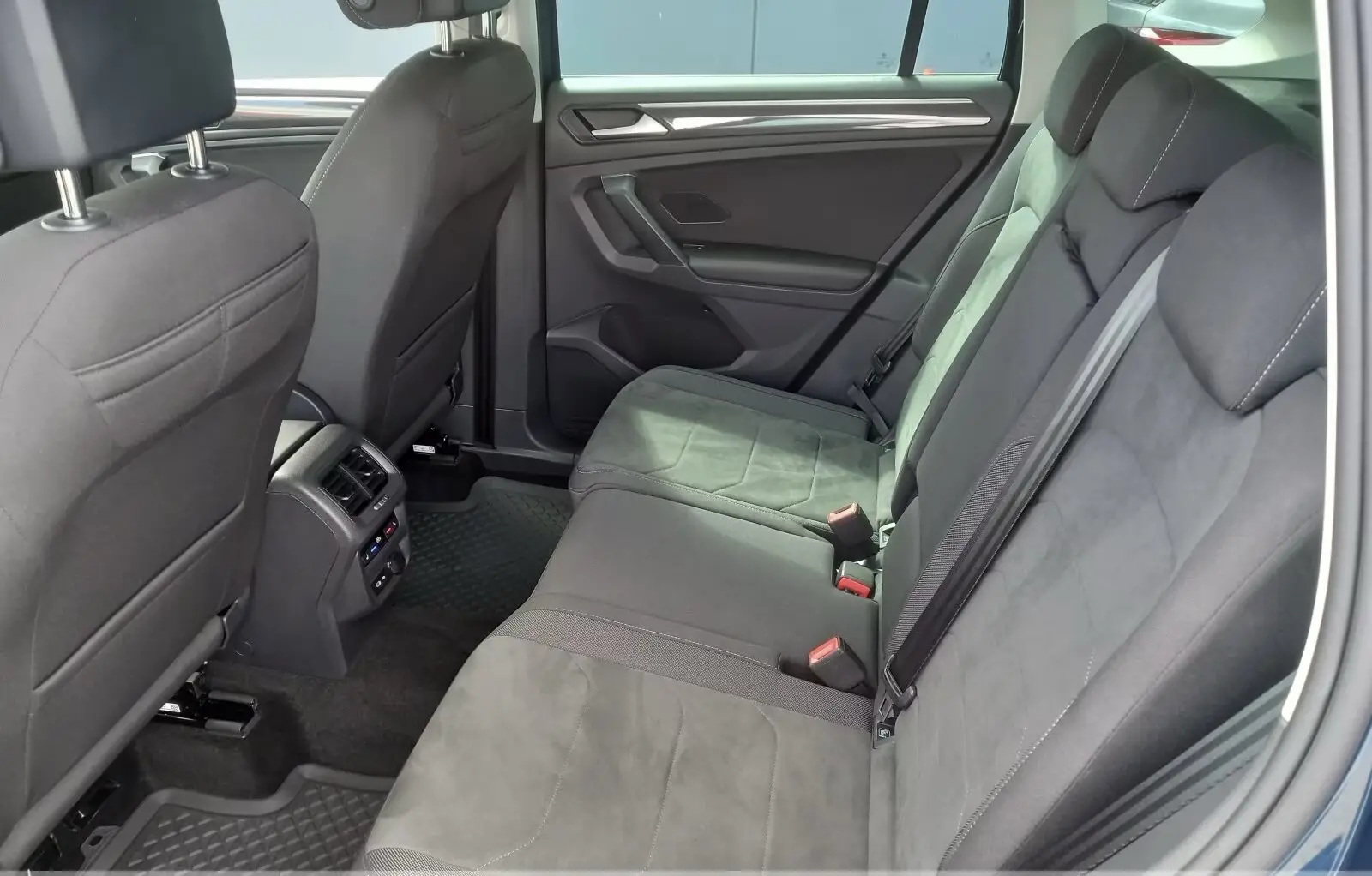 Volkswagen Tiguan 1.5 TSI DSG Elegance MatrixLED – fotka 9