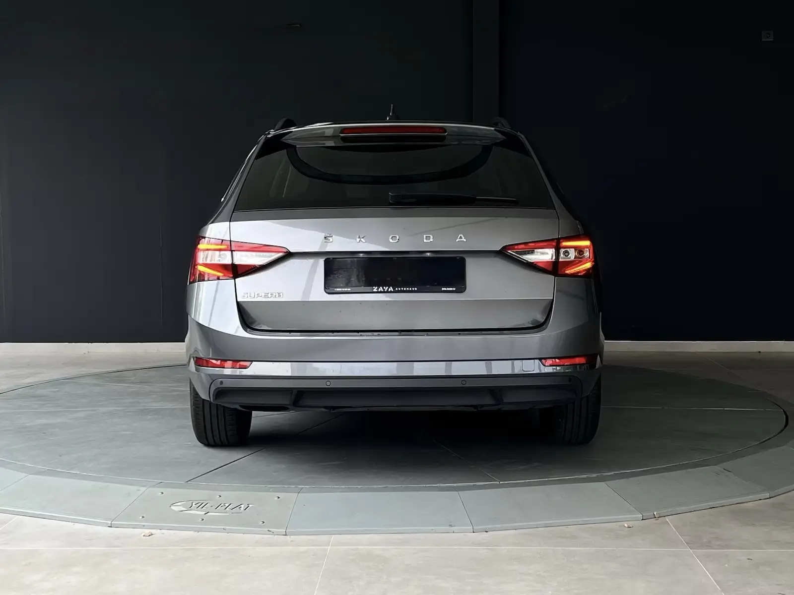 Skoda Superb 2.0 TDI Ambition*DSG* – fotka 5