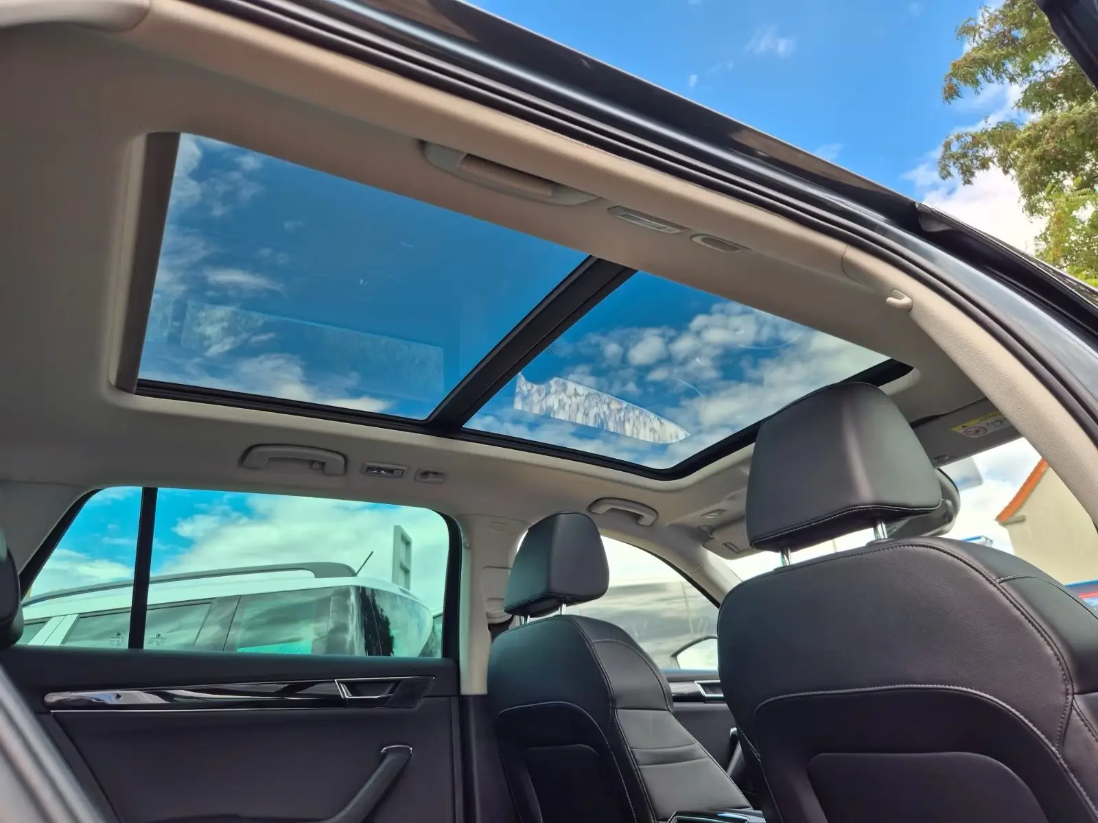 Skoda Superb Combi L&K 2,0 TDI 147KW – fotka 15