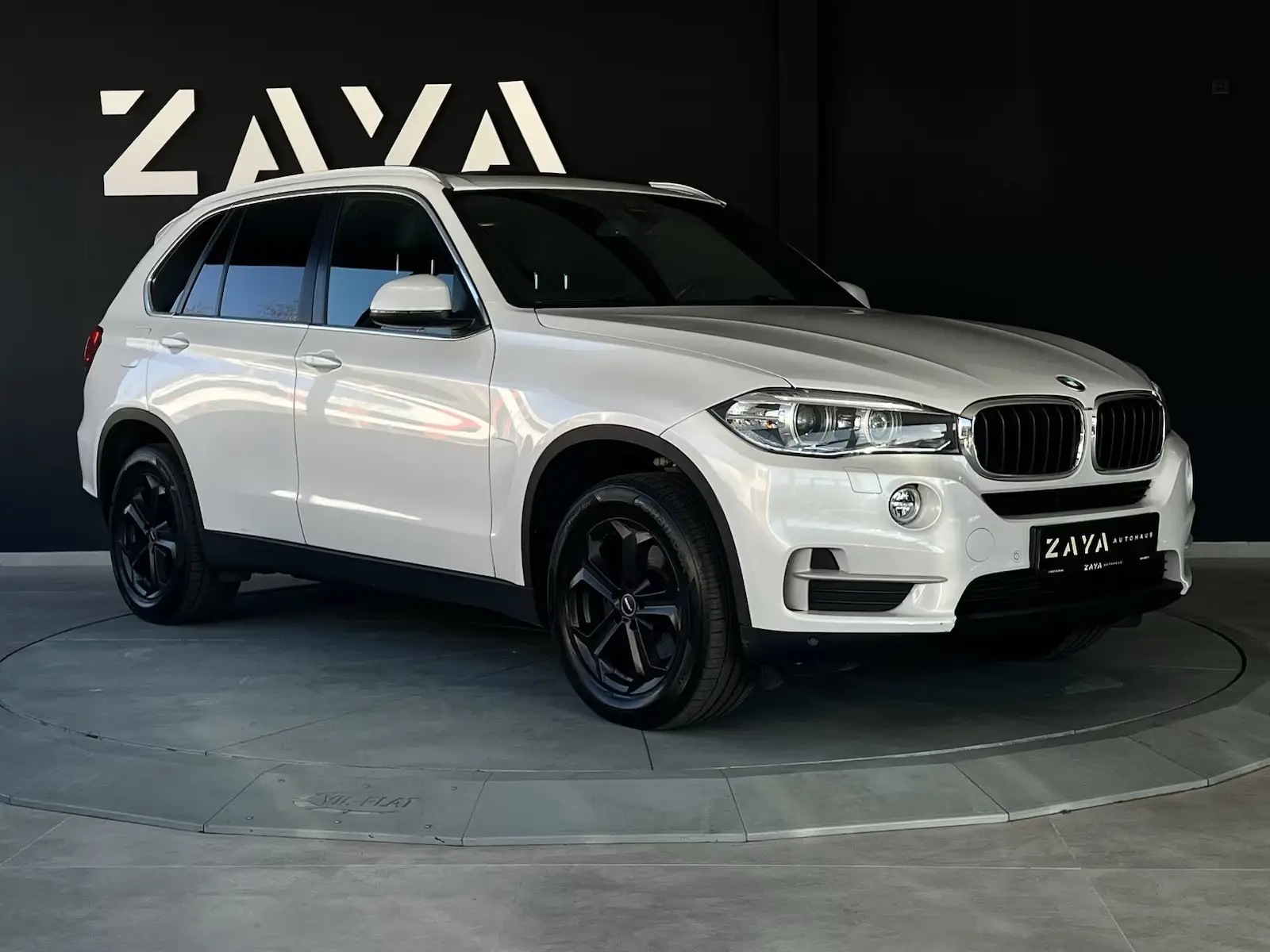 BMW X5 xDrive 30d*7miestna verzia – fotka 1
