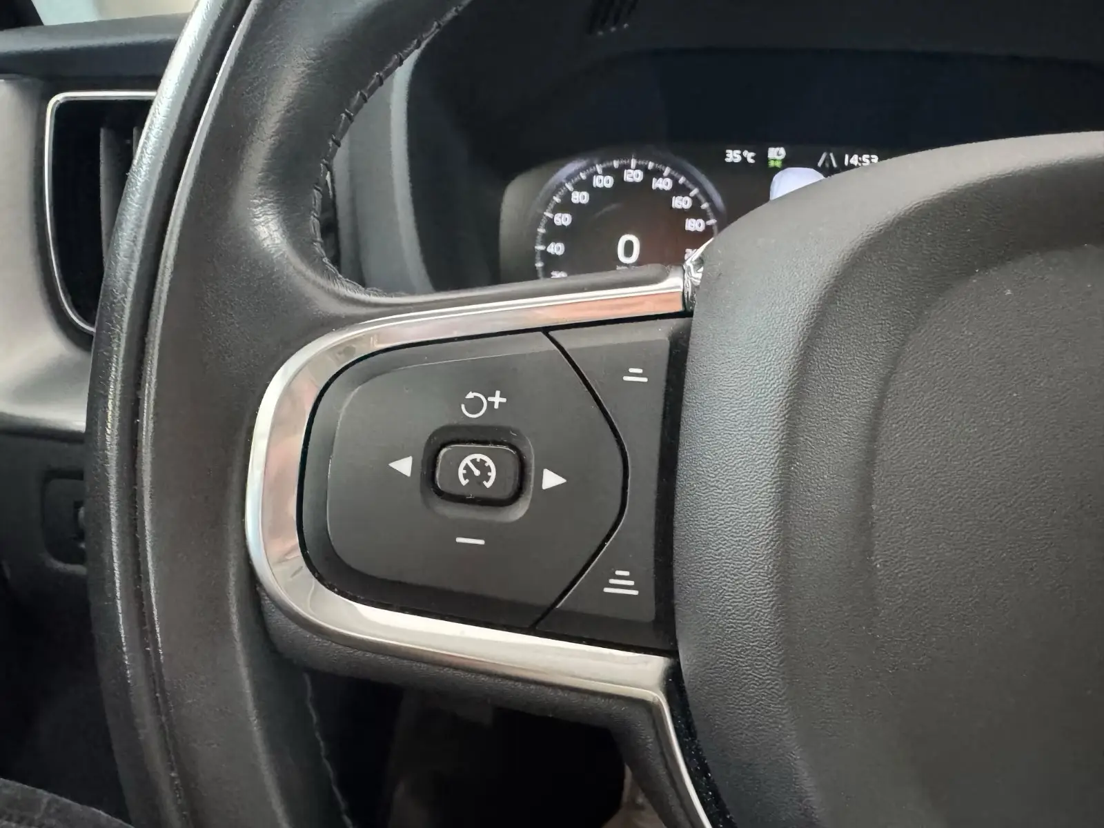 Volvo XC60 Inscription Recharge AWD – fotka 27