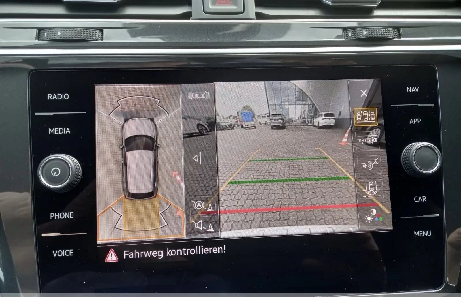 Volkswagen Tiguan 1.5 TSI DSG Elegance MatrixLED – fotka 11