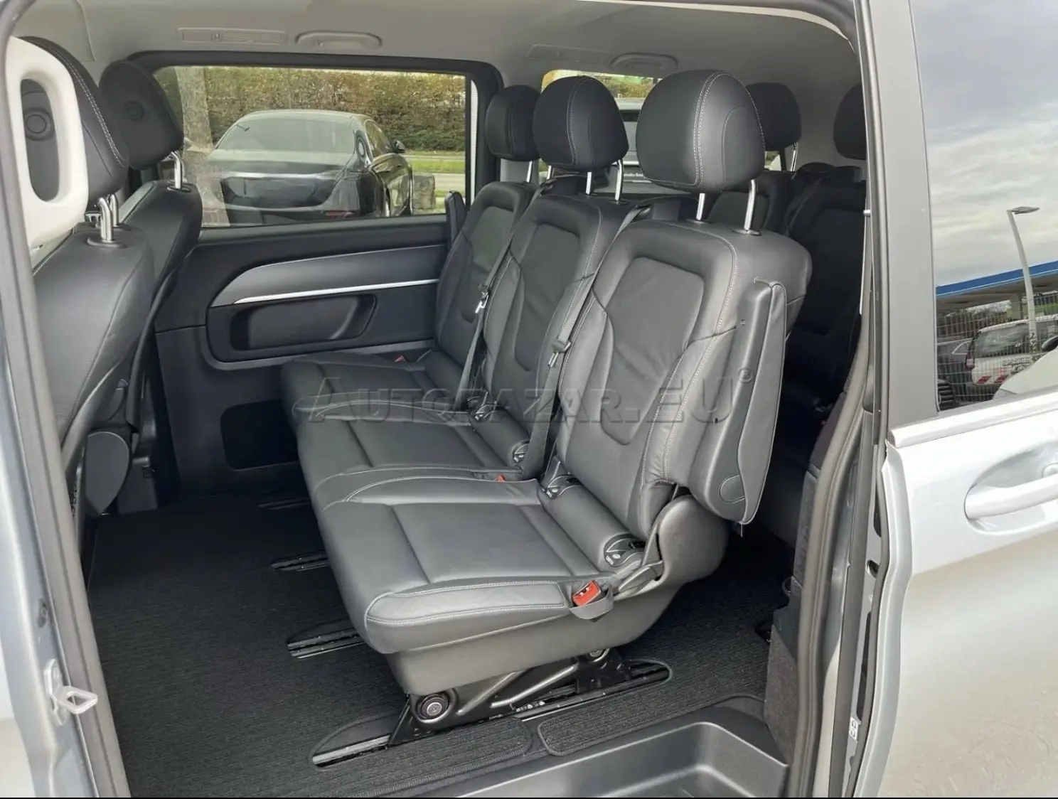 Mercedes-Benz V trieda V300 Avantgarde Long 4x4 – fotka 4