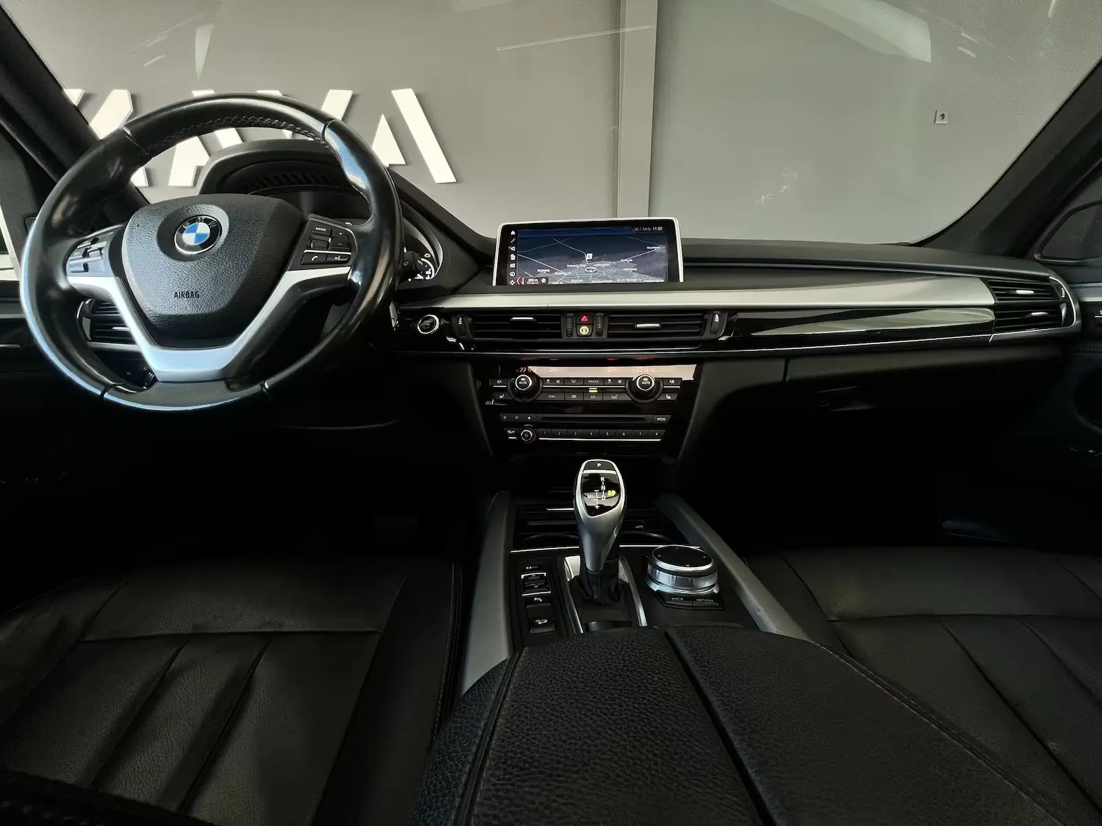 BMW X5 xDrive 30d*7miestna verzia – fotka 11