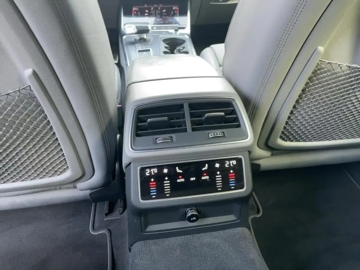 Audi S6 Avant – fotka 11