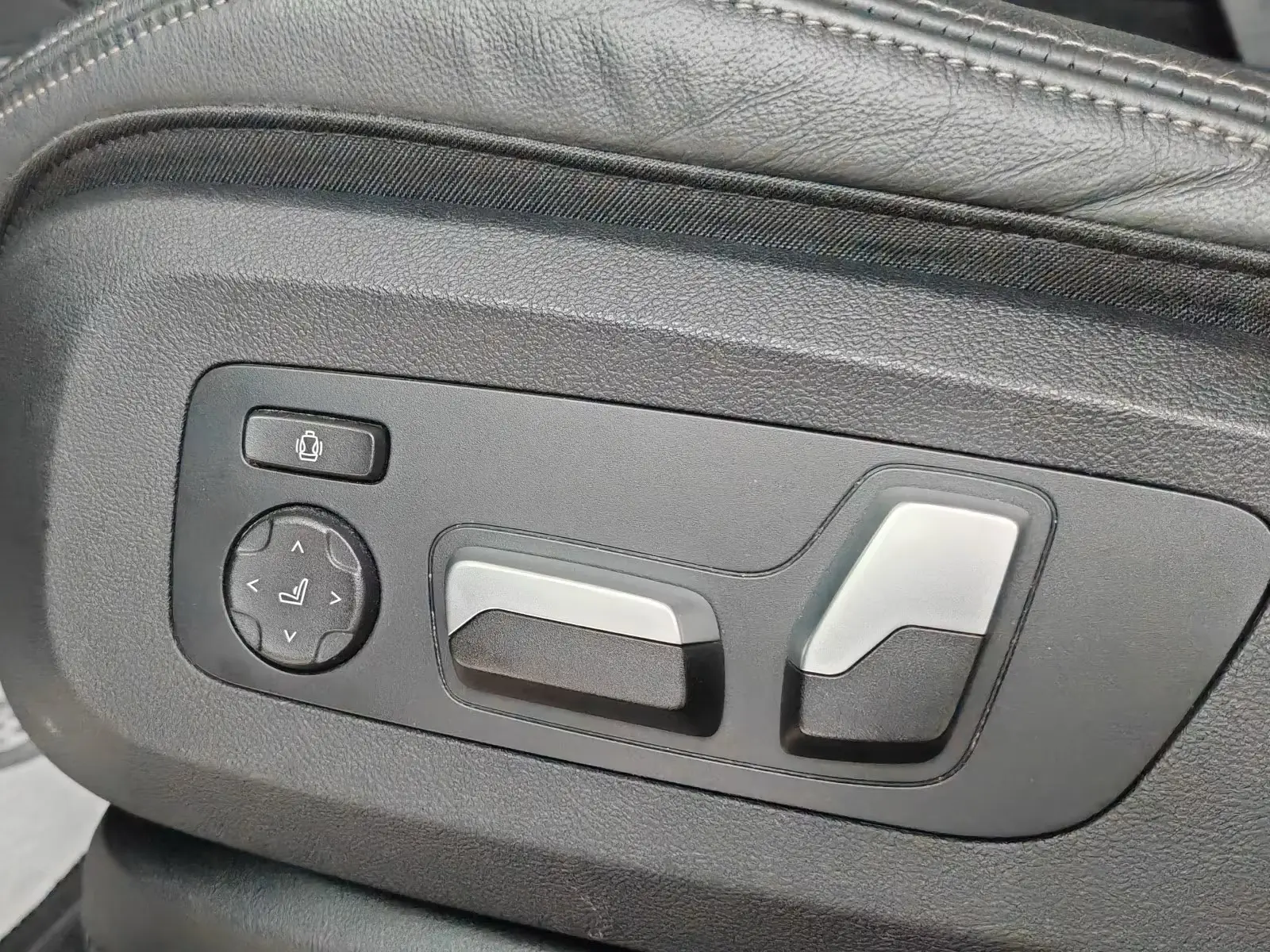 BMW X5 xD30d xLine – fotka 13