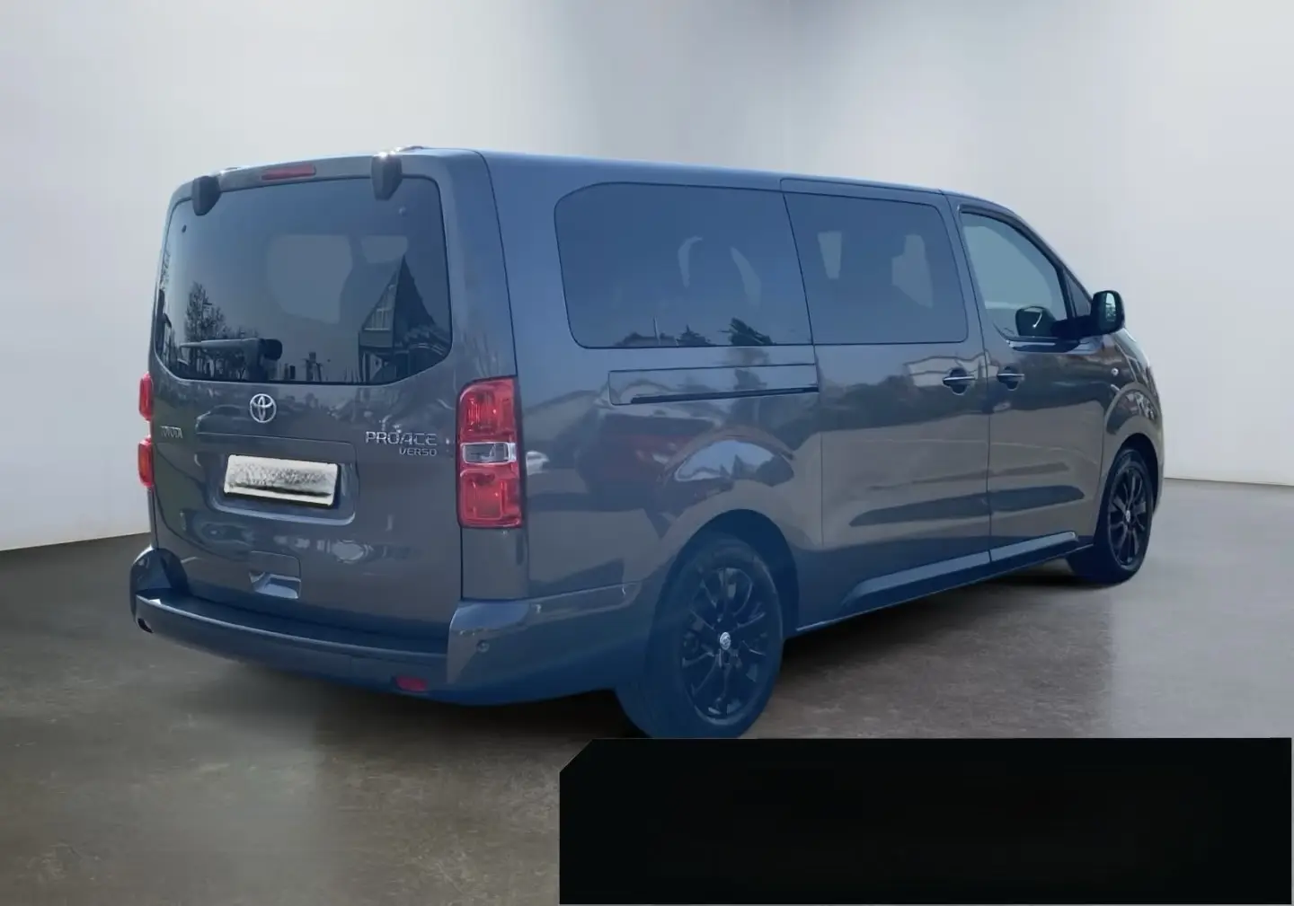 Toyota Proace 2,0l-D L2 Verso Executive *Black Edition* – fotka 8